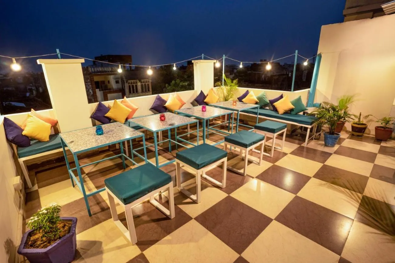 Seating area in goSTOPS Amritsar, Chatiwind Gate