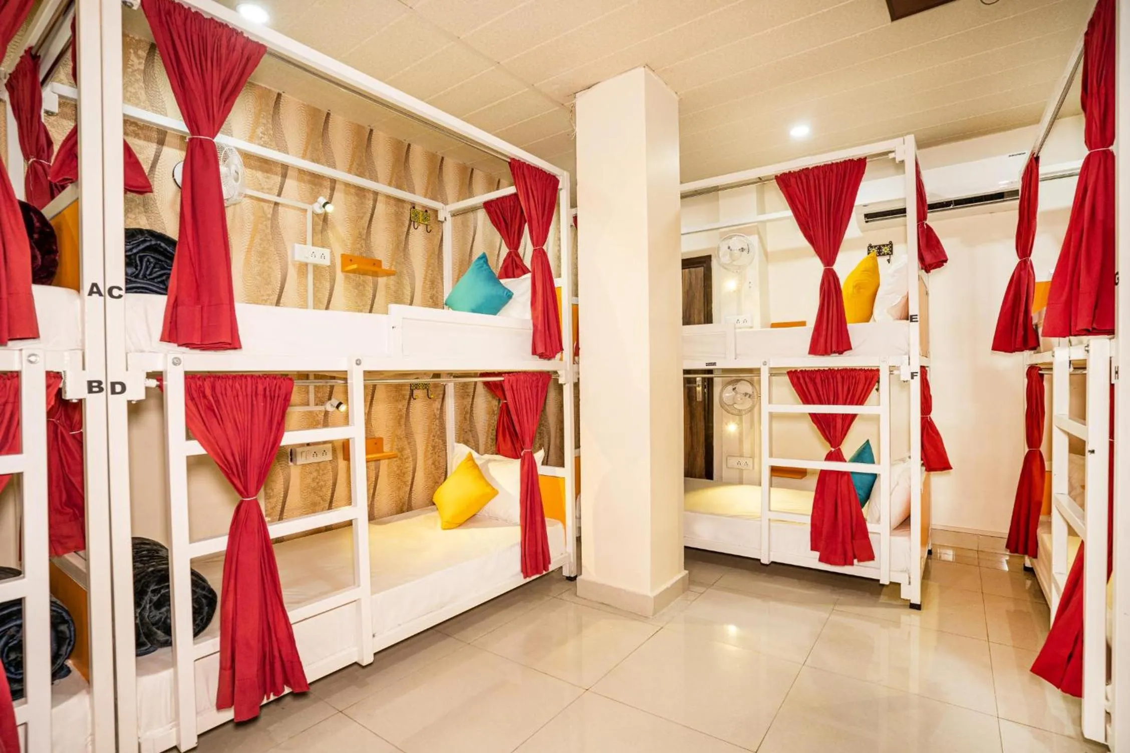 Bed in goSTOPS Amritsar, Chatiwind Gate