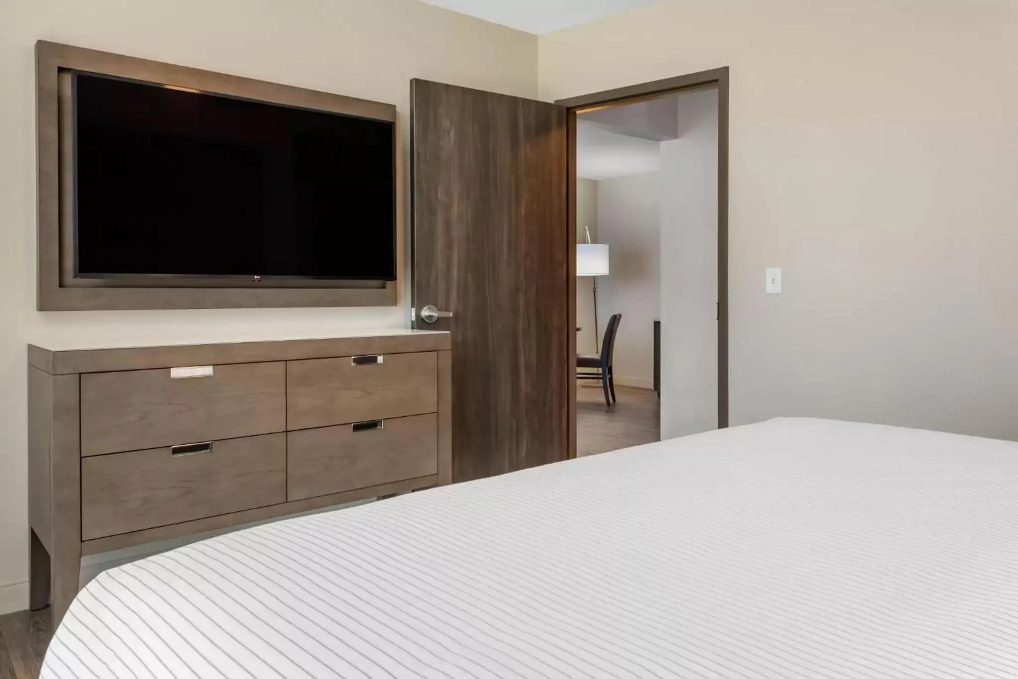 Bedroom, Bed in Cambria Hotel St Petersburg-Madeira Beach Marina