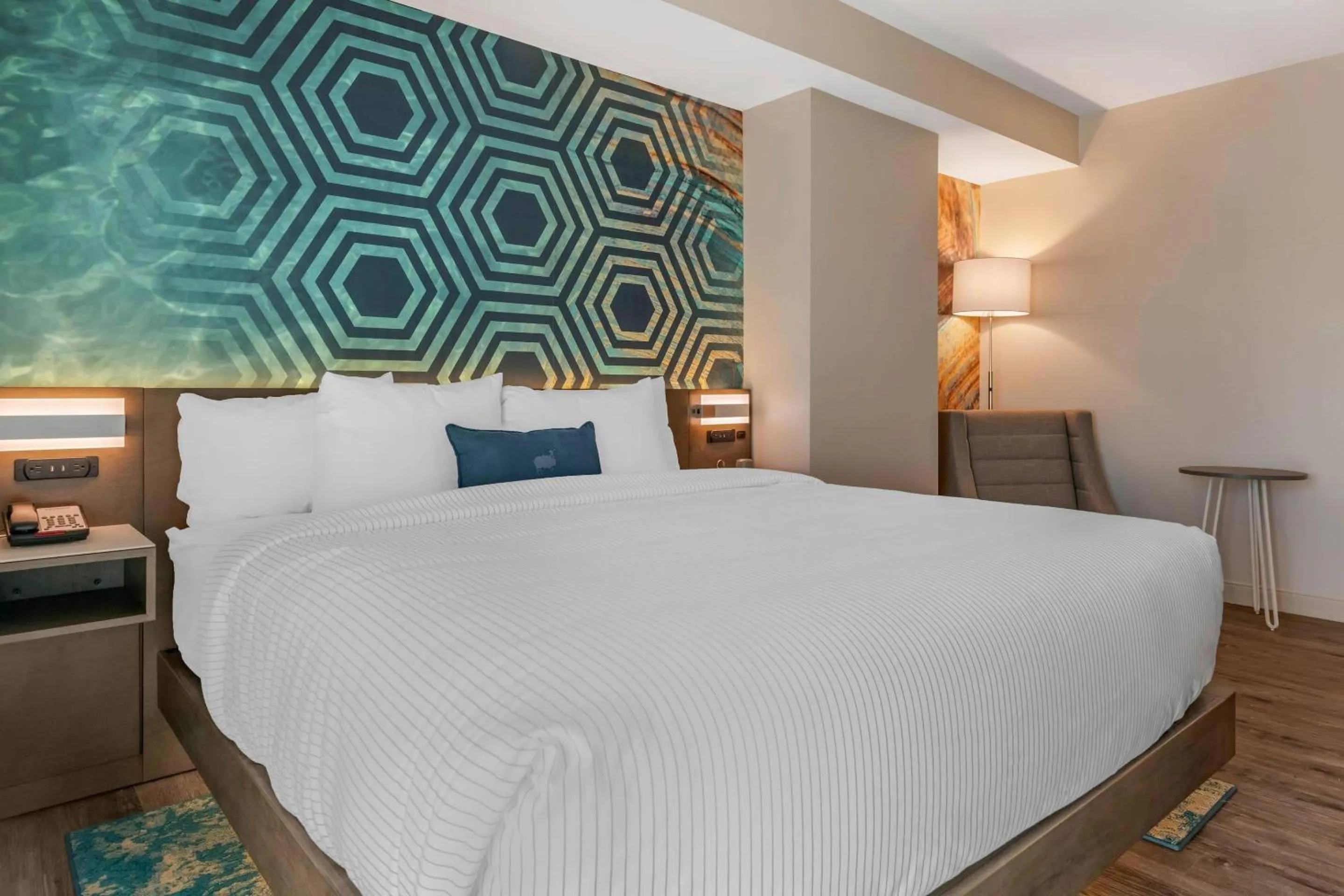 Bedroom, Bed in Cambria Hotel St Petersburg-Madeira Beach Marina