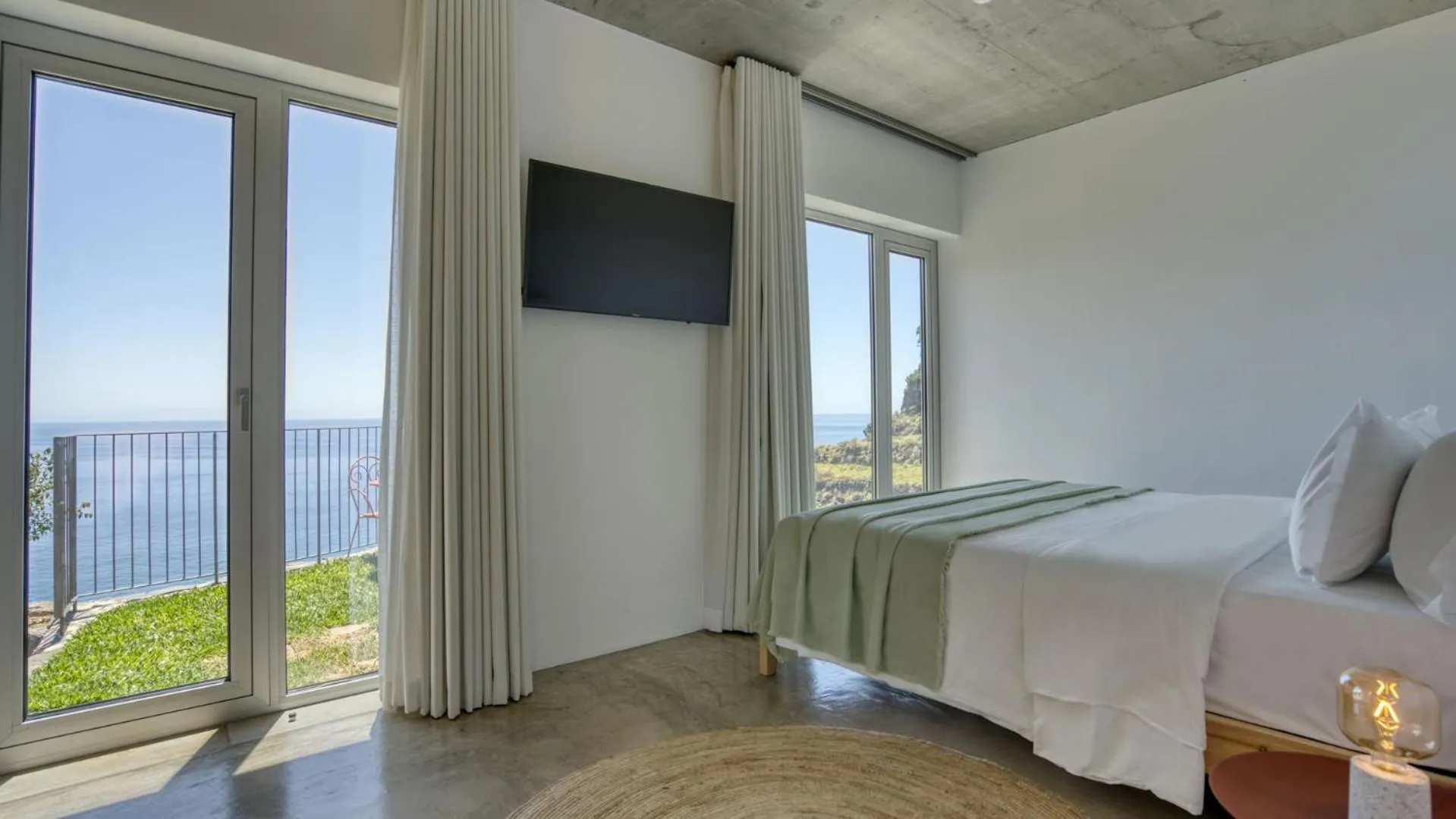 Bed in Socalco Nature Calheta