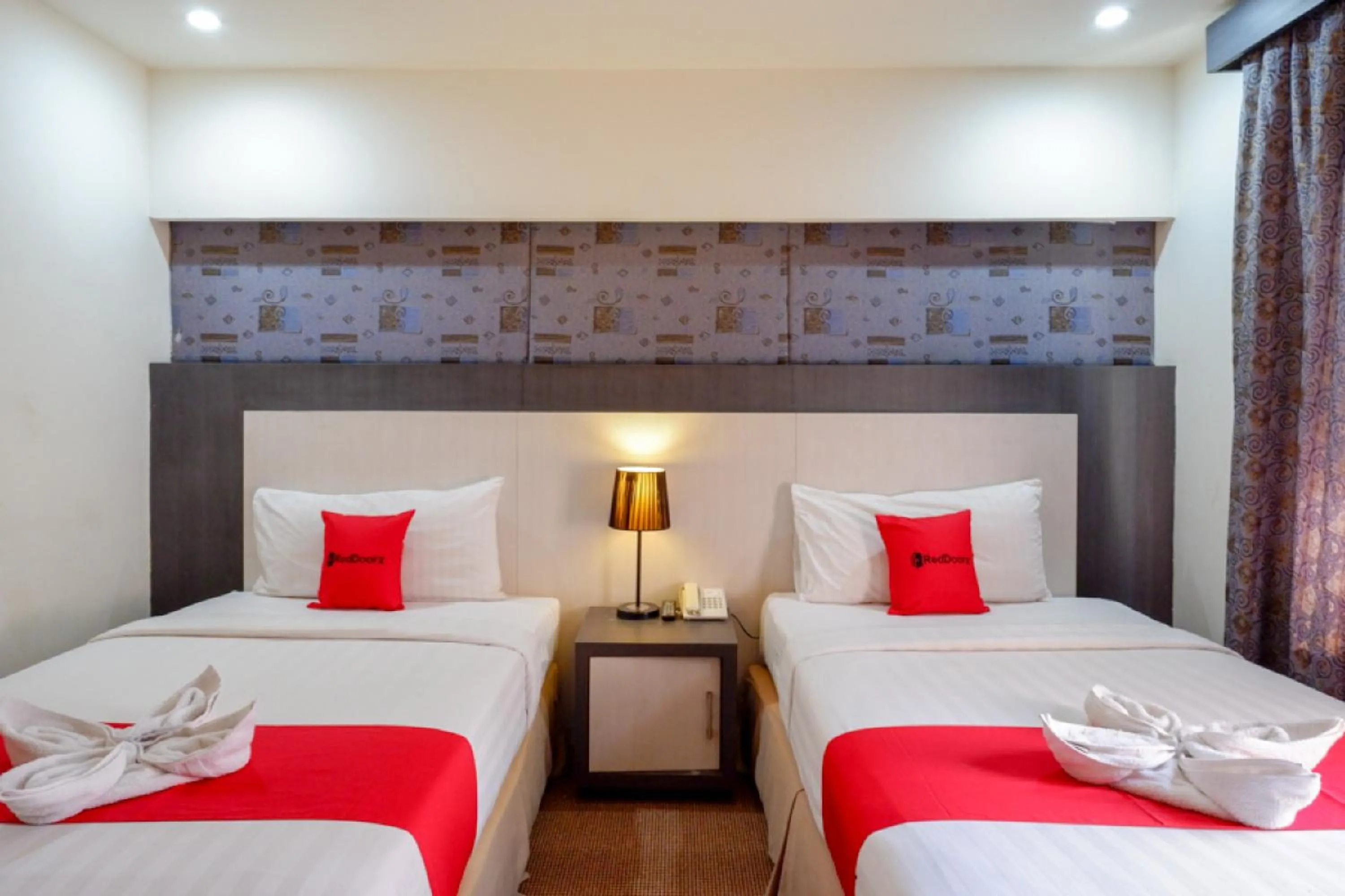 Bedroom, Bed in RedDoorz Plus near Hotel Benua Kendari