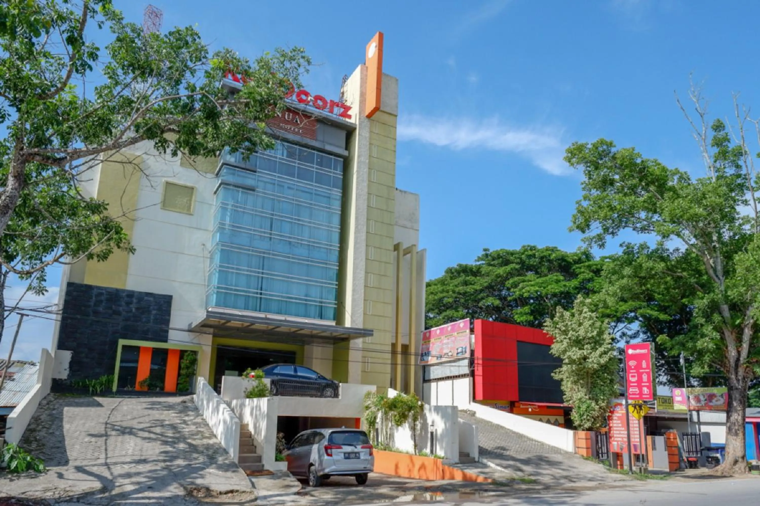Facade/entrance in RedDoorz Plus near Hotel Benua Kendari