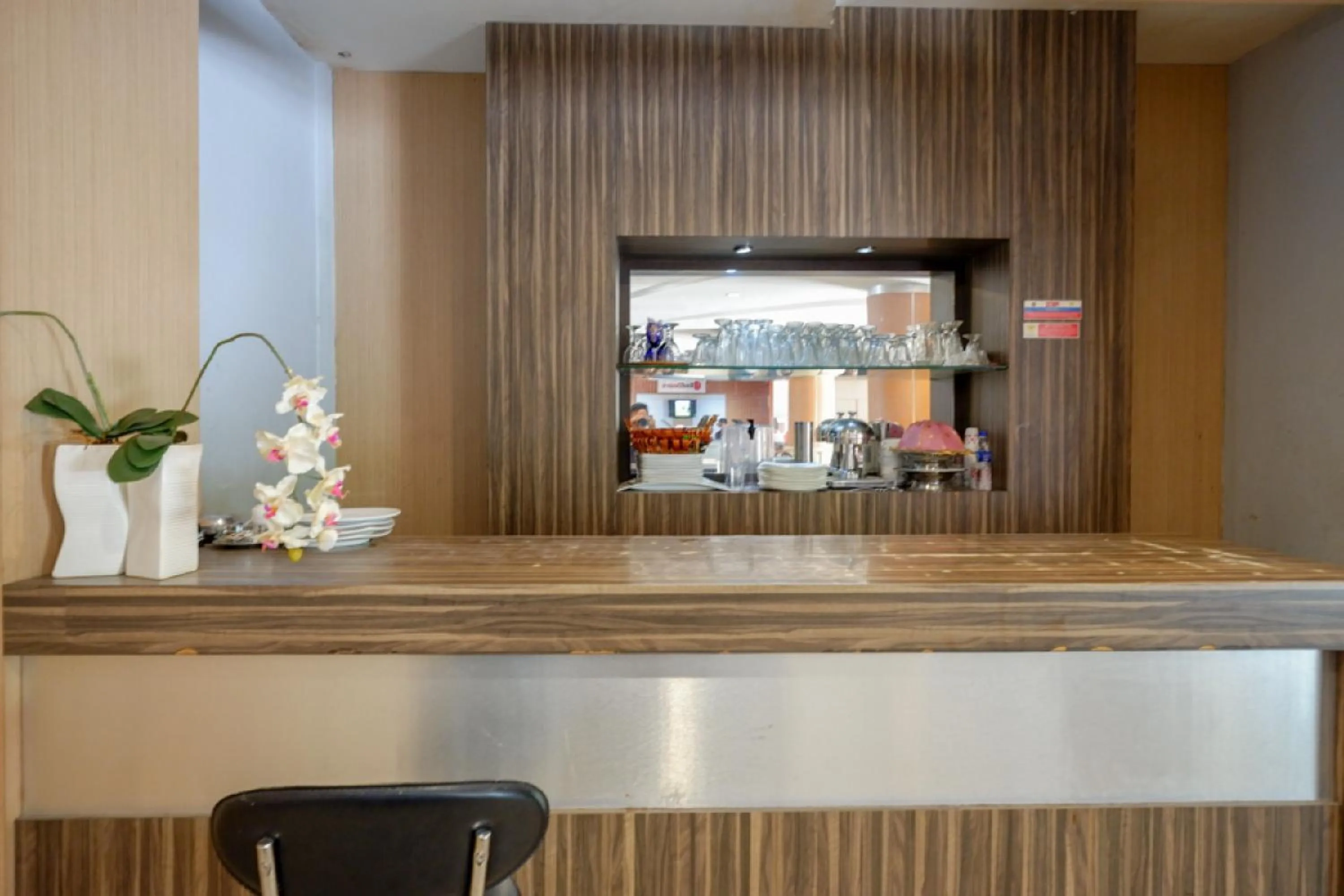 Lobby or reception in RedDoorz Plus near Hotel Benua Kendari