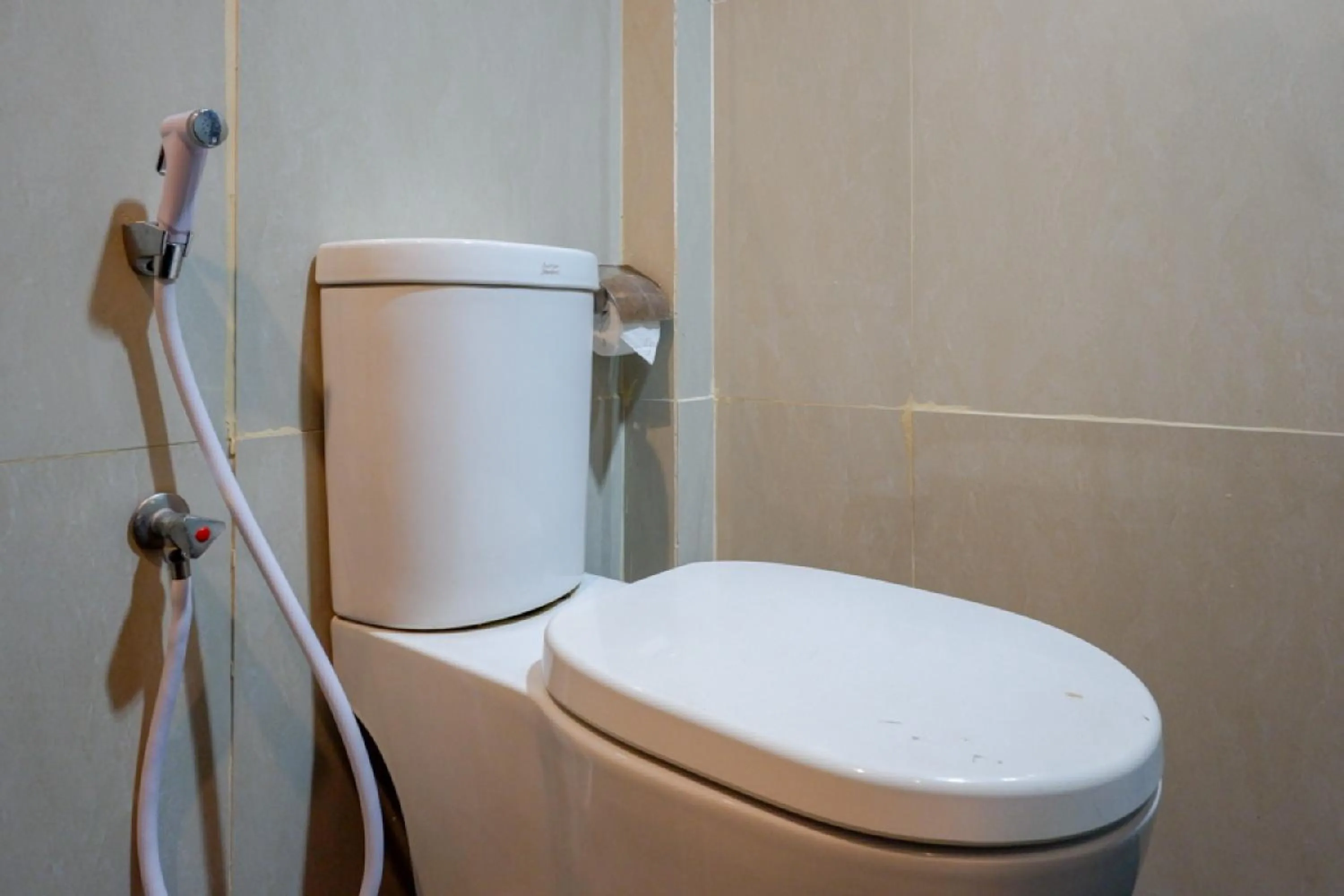 Bathroom in RedDoorz Plus near Hotel Benua Kendari