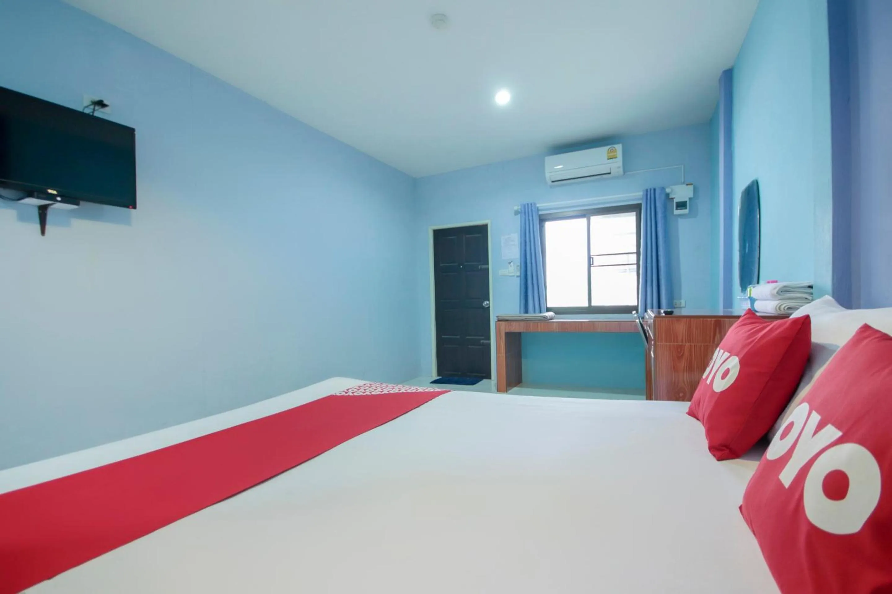 Bedroom, Bed in OYO 682 Fishering Home