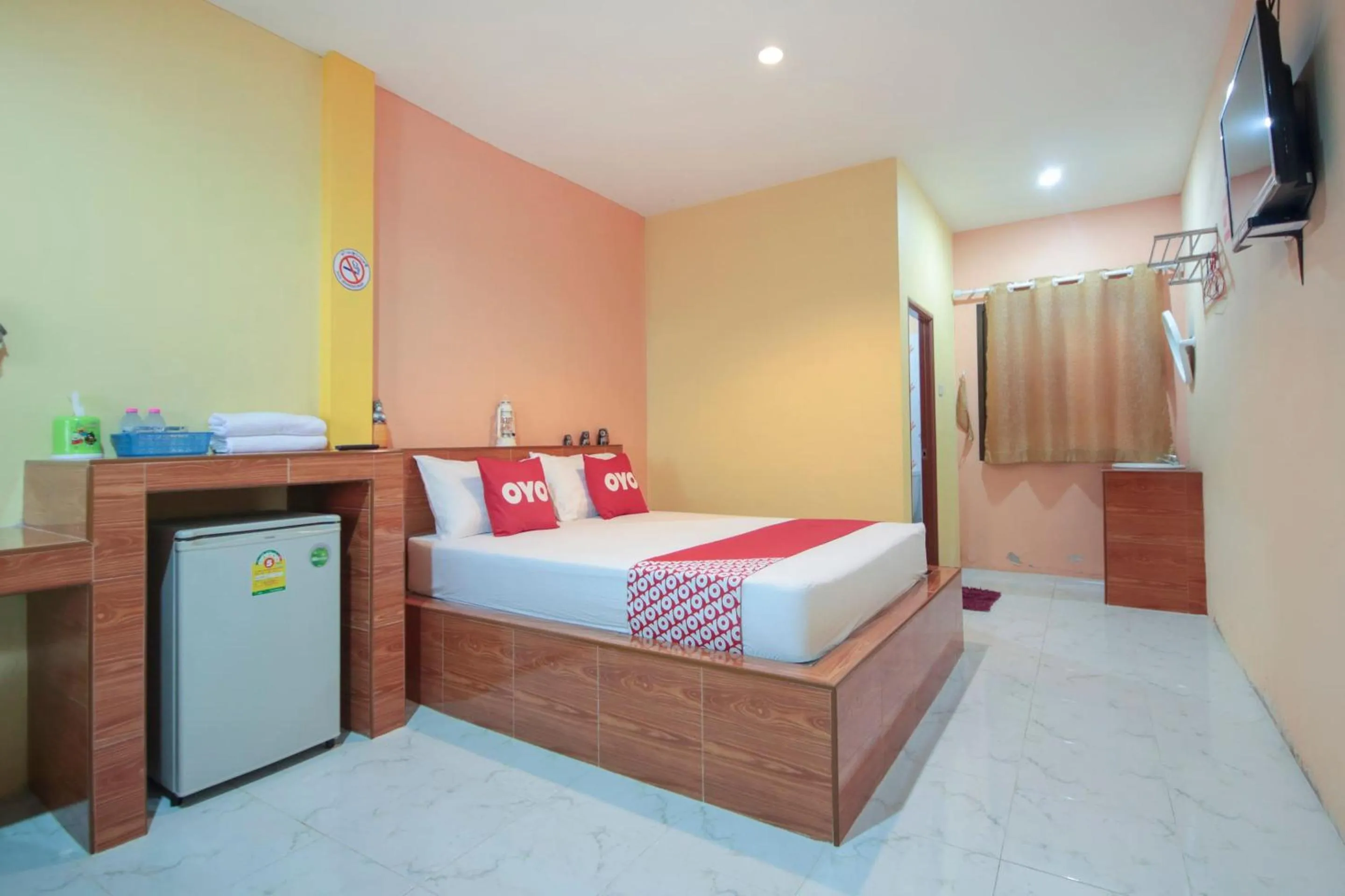 Bedroom, Bed in OYO 682 Fishering Home