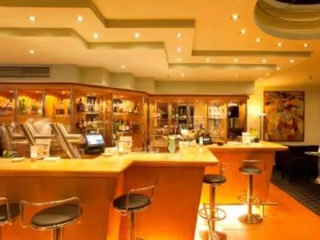 Lounge or bar in relexa Hotel Frankfurt am Main (Superior)