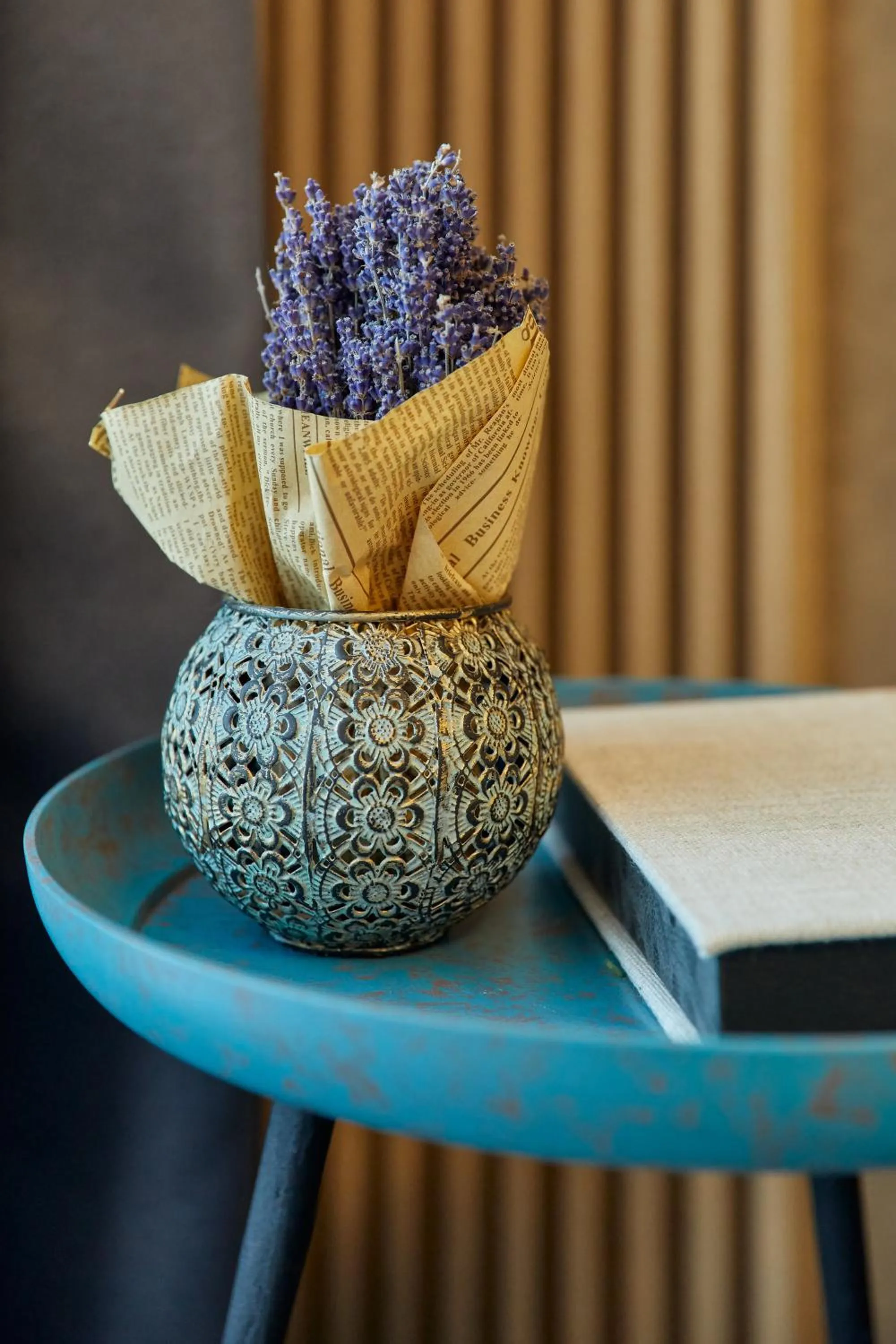 Decorative detail in Promenada Studios