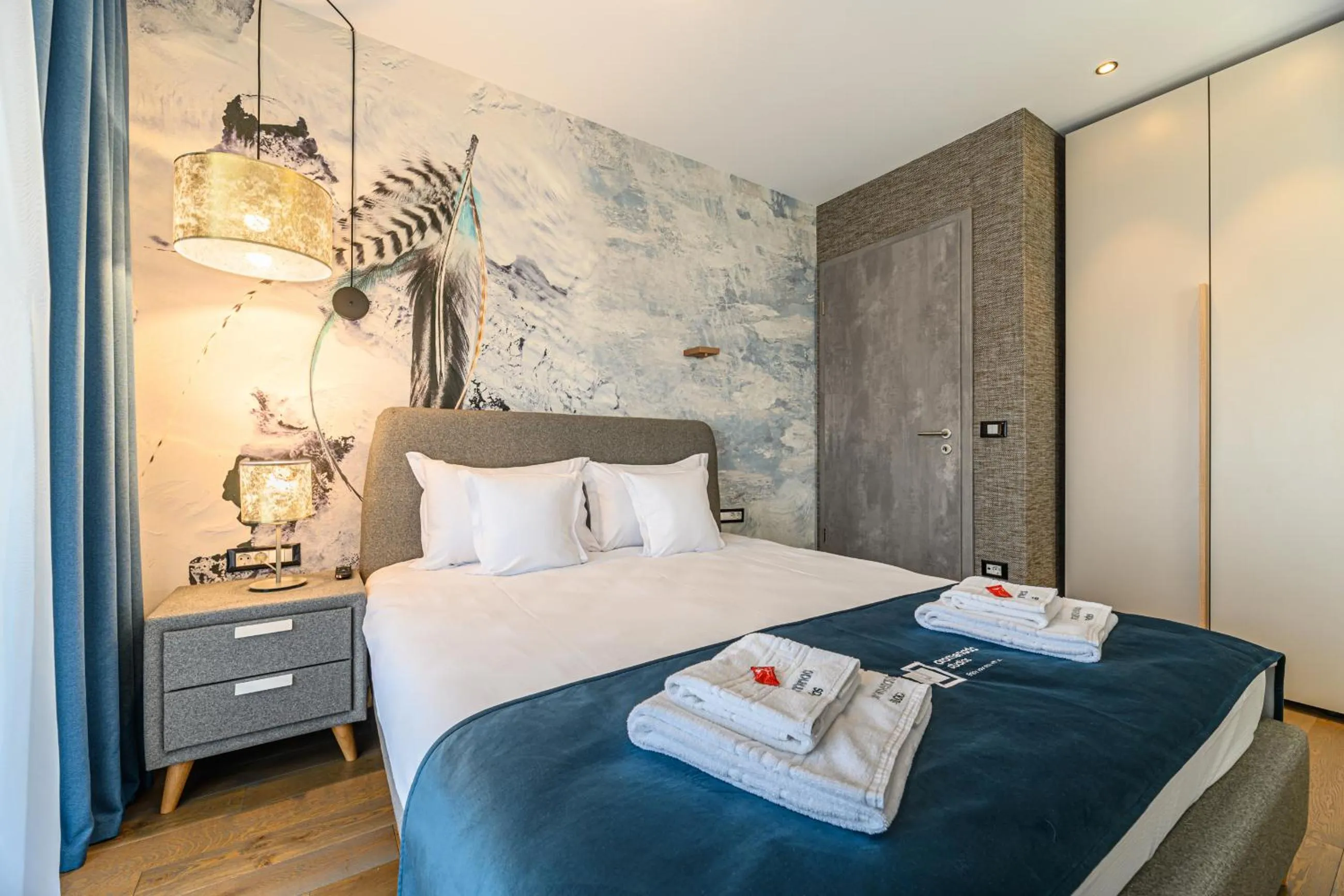 Bed in Promenada Studios