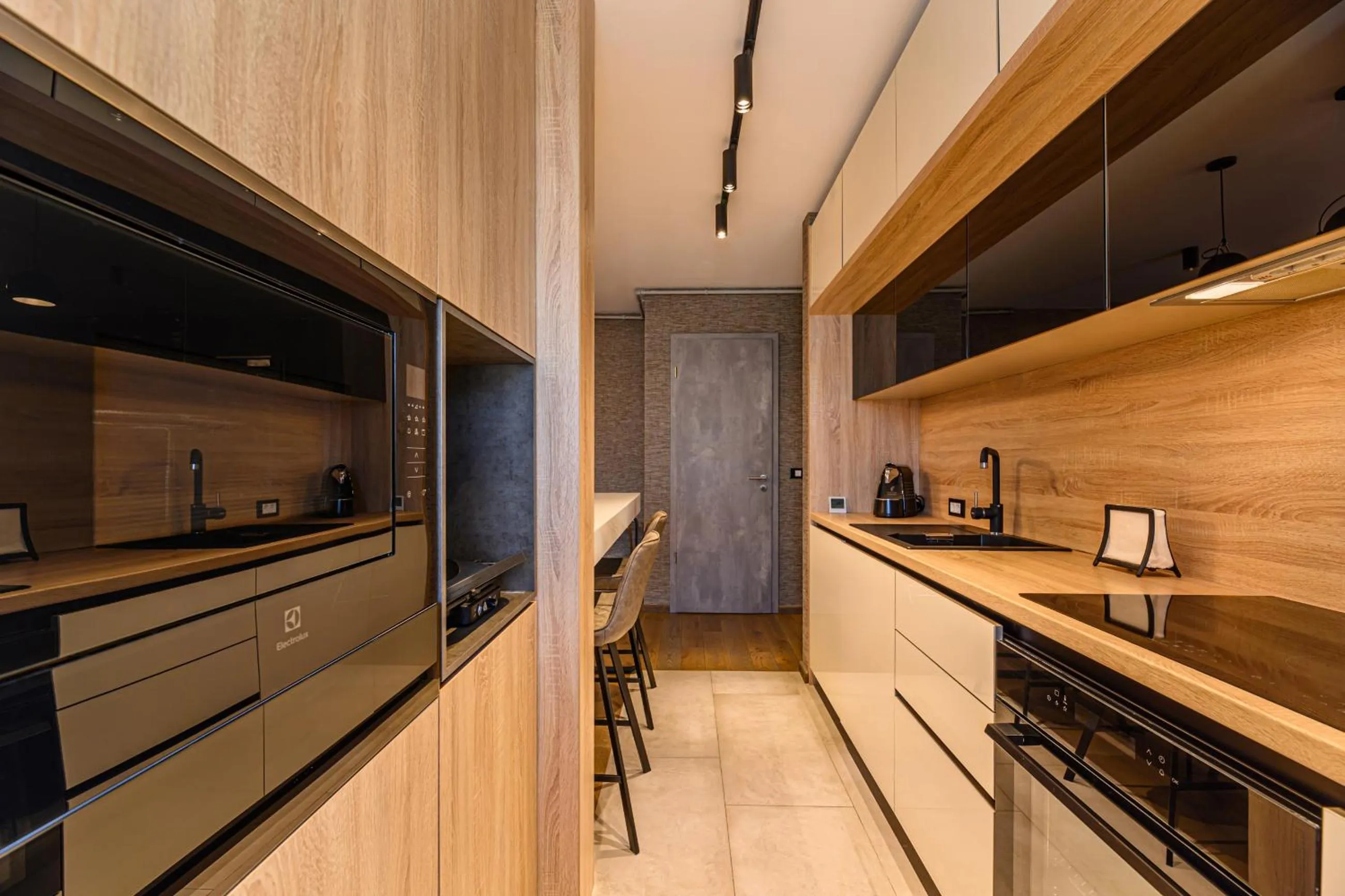 minibar in Promenada Studios