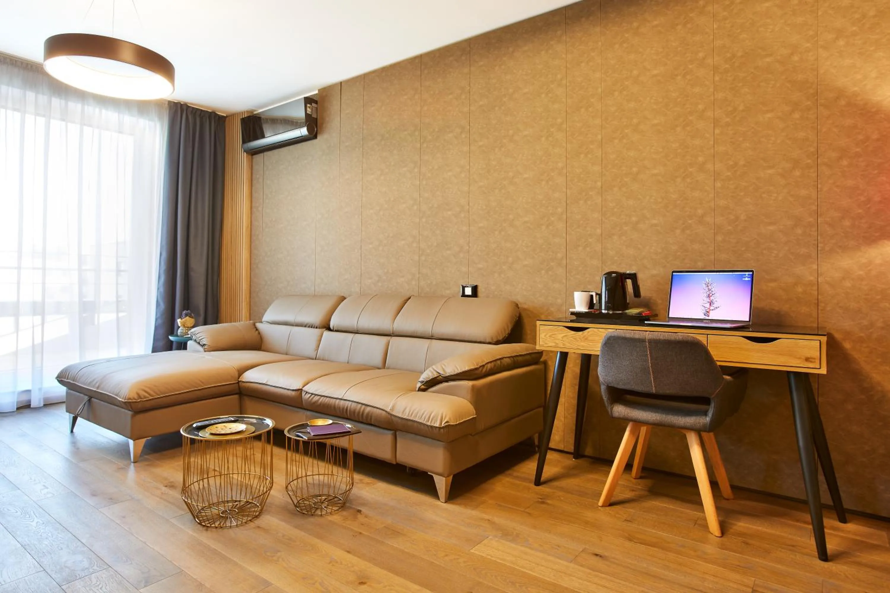 Communal lounge/ TV room in Promenada Studios