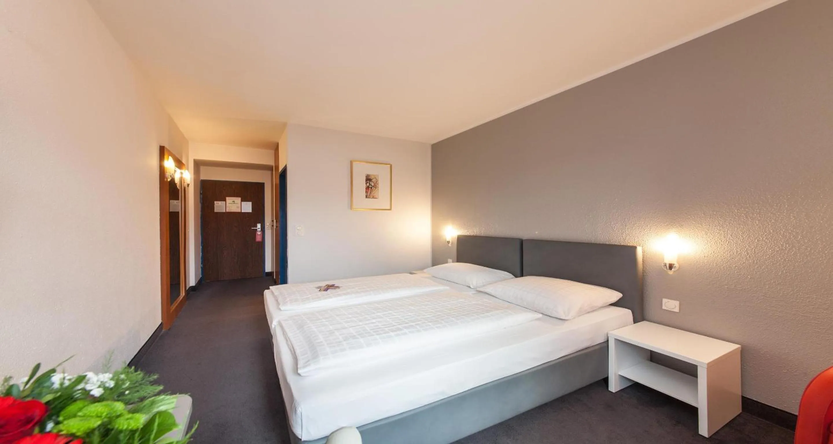 Bedroom, Bed in Sure Hotel by Best Western Muenchen Hauptbahnhof
