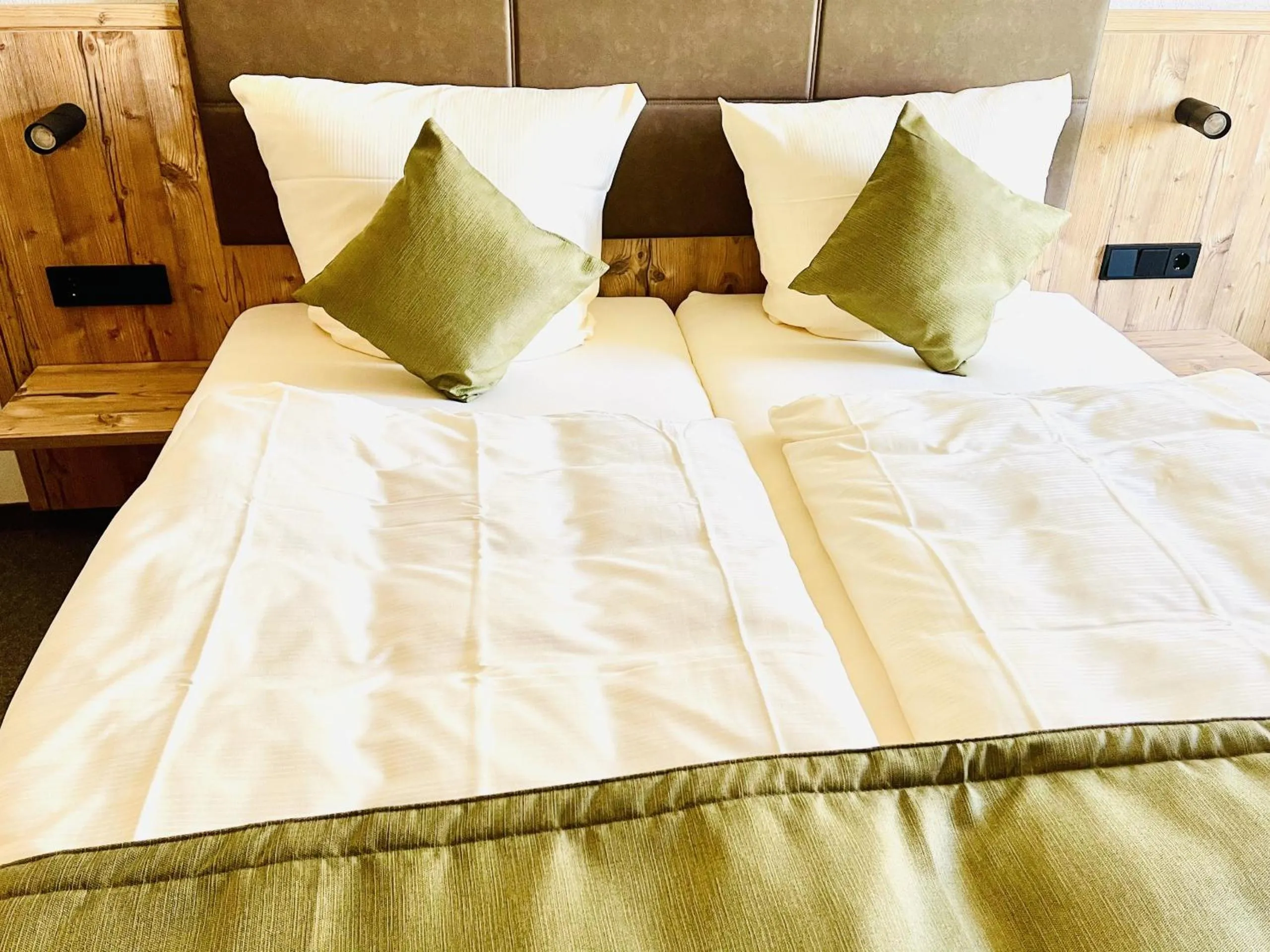 Bedroom, Bed in Hotel Weingut Dehren