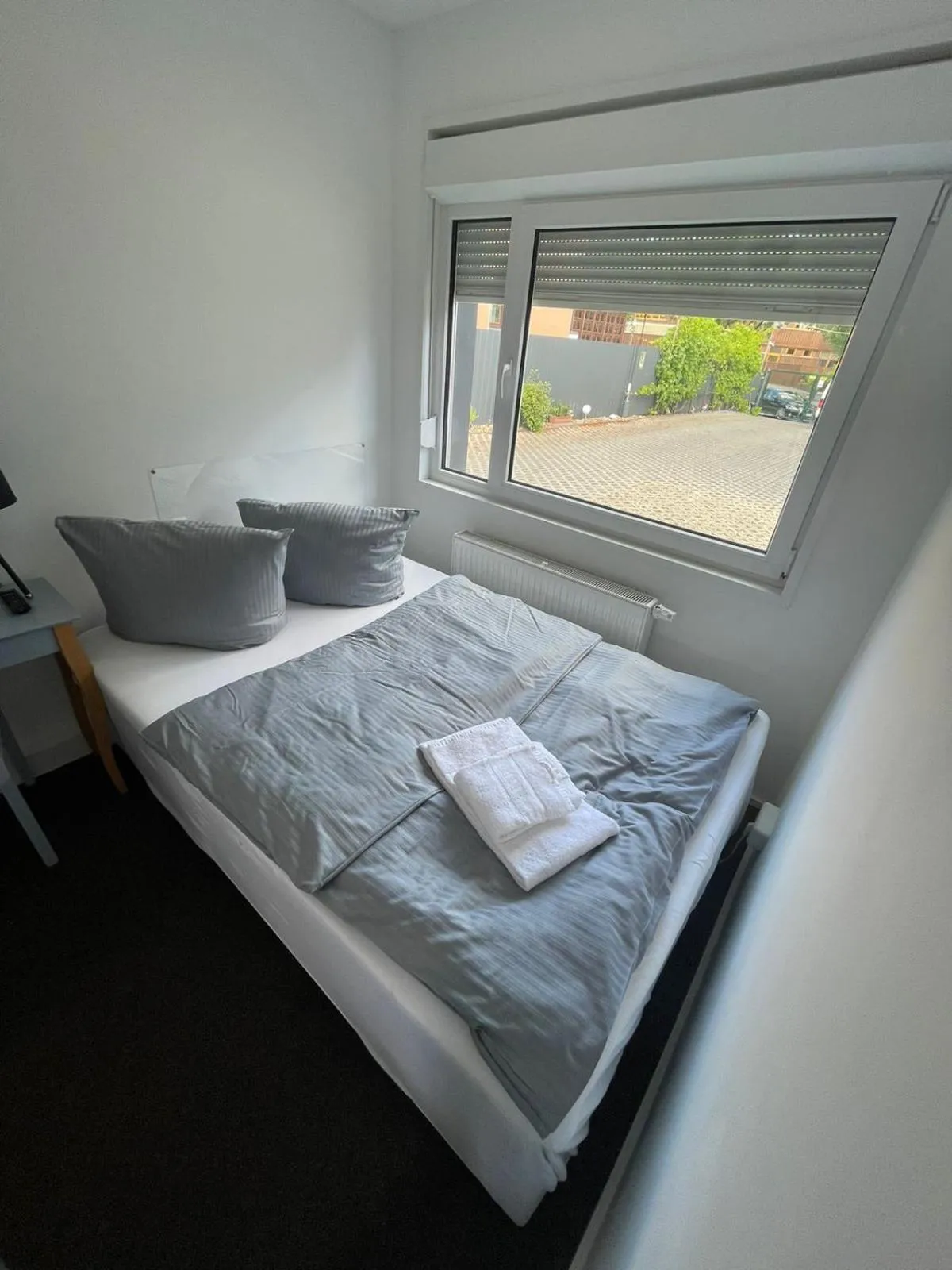 Photo of the whole room, Bed in Motel Home Berlin