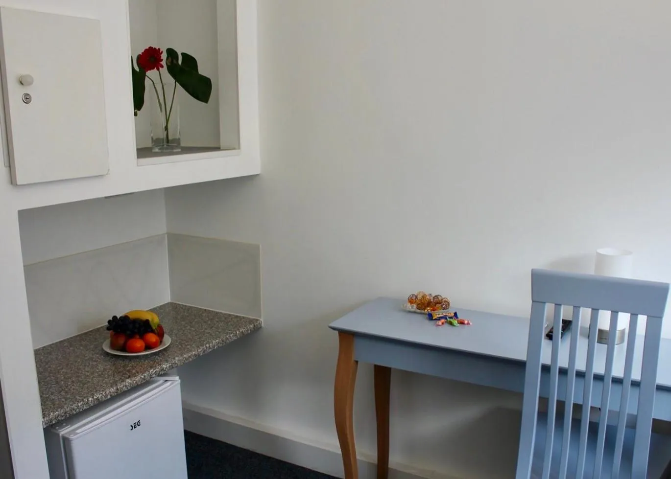 Dining area in Motel Home Berlin