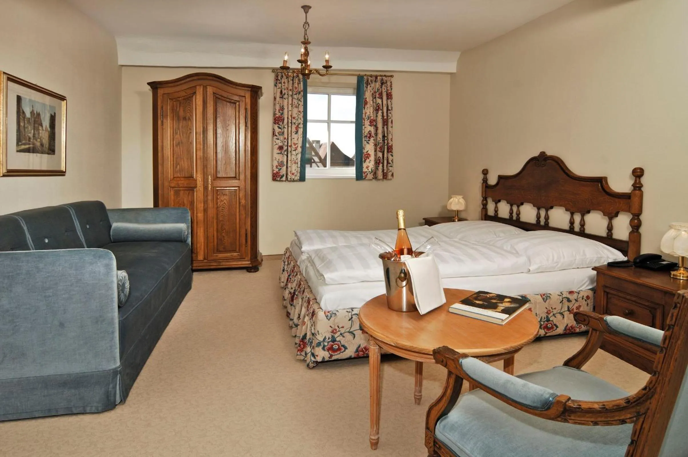 Photo of the whole room, Bed in Hotel BurgGartenpalais