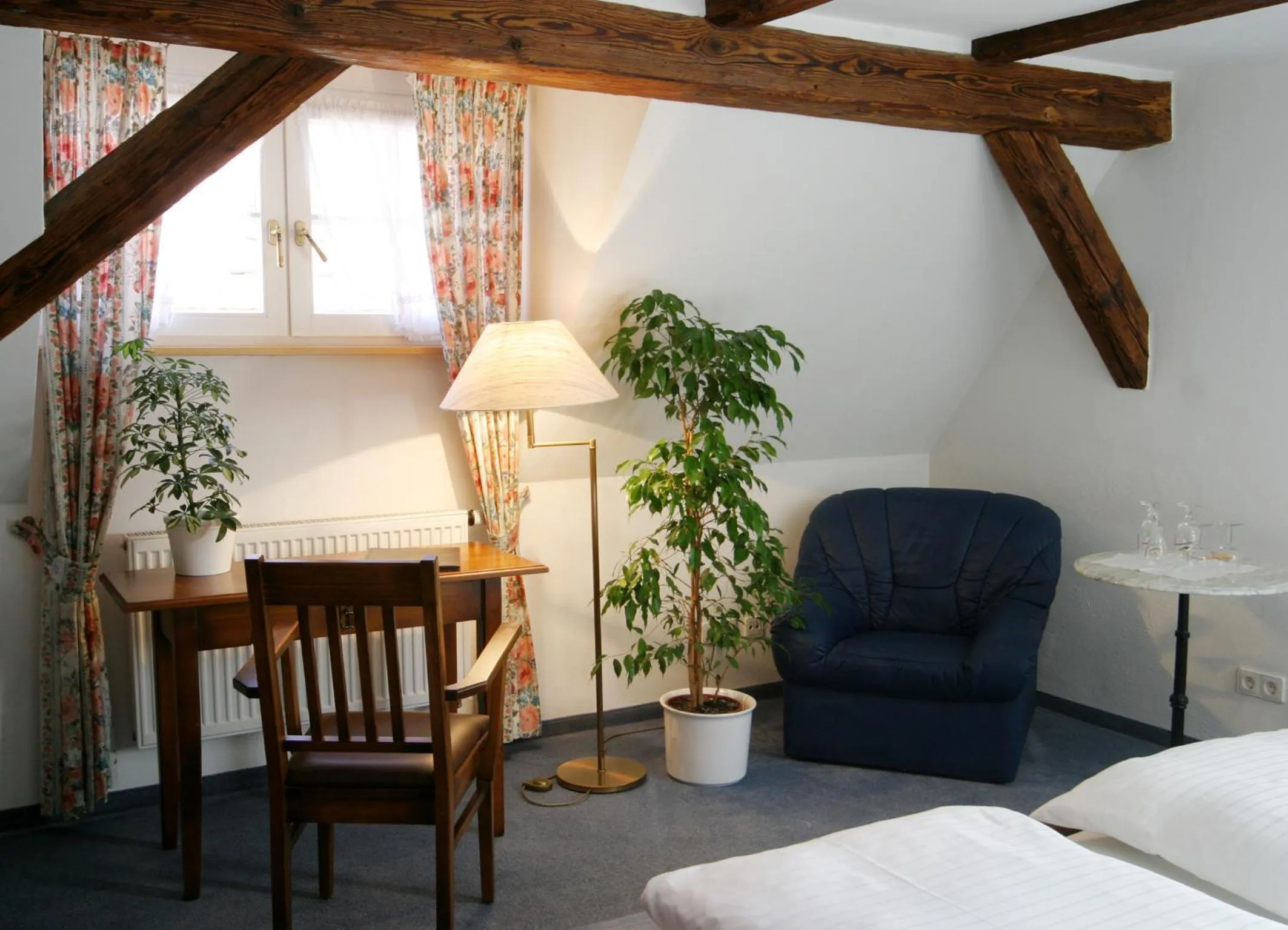 Bedroom, Bed in Hotel Engel