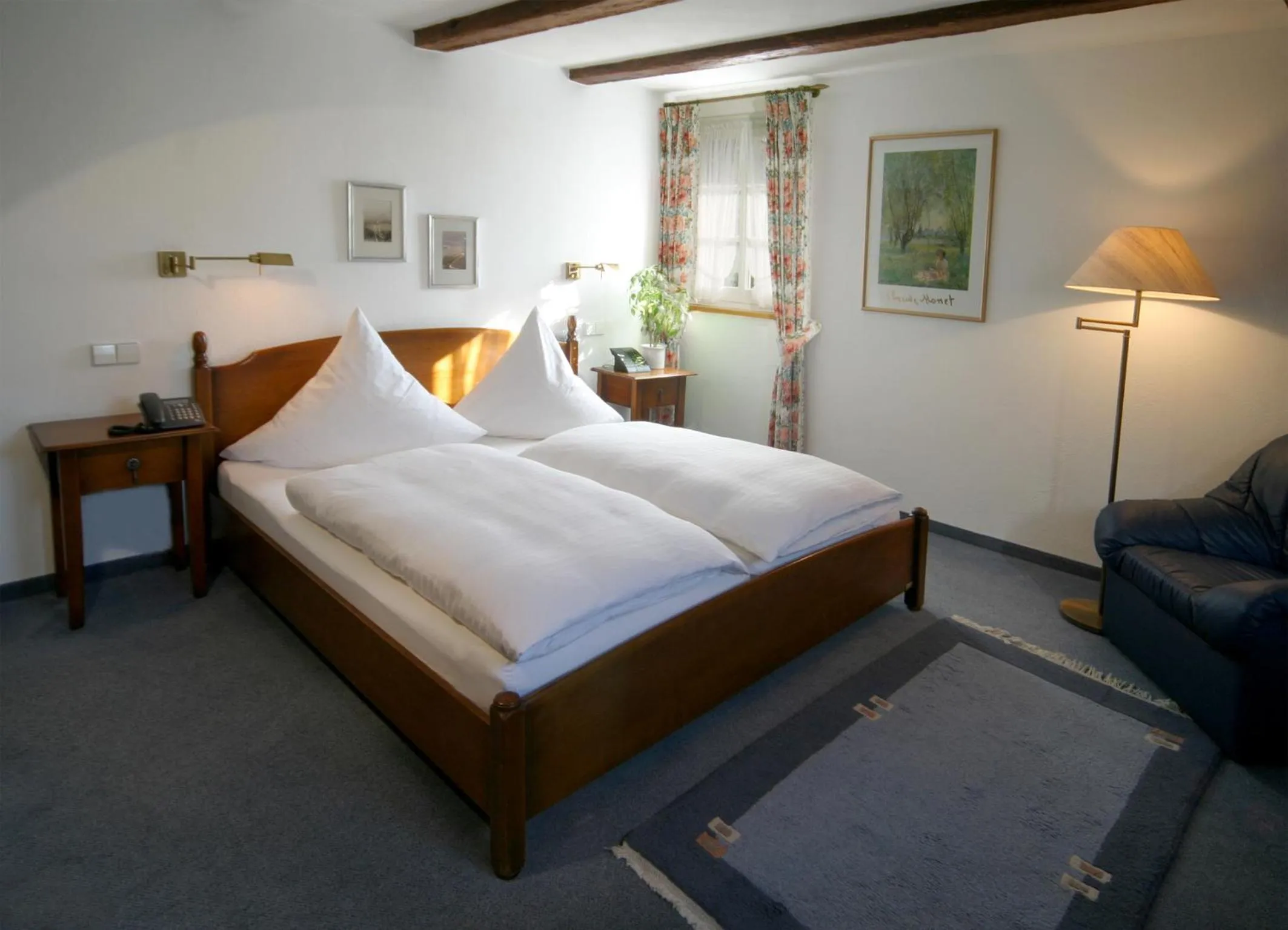 Bedroom, Bed in Hotel Engel