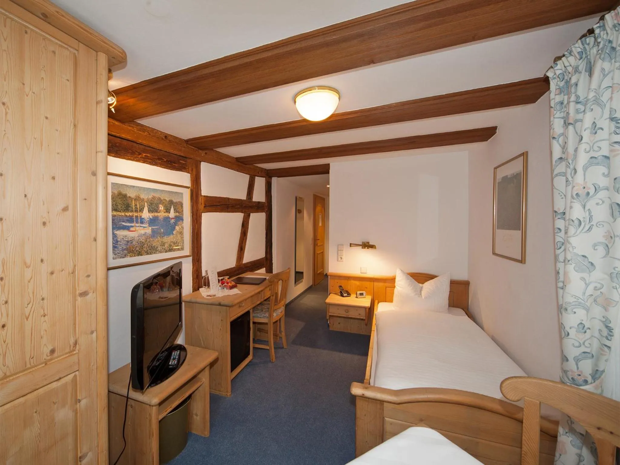 Bedroom, Bed in Hotel Engel