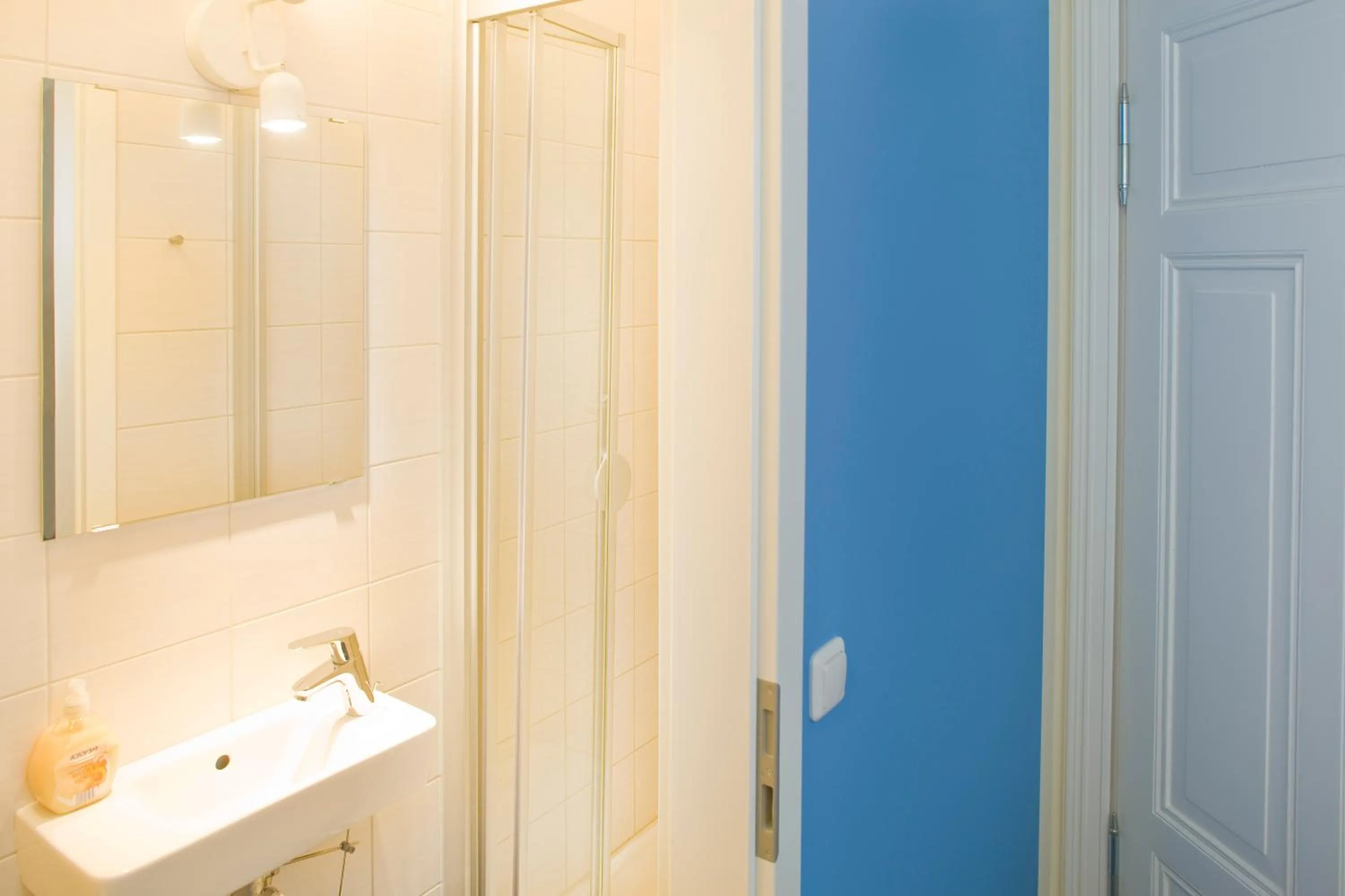 Bathroom in Kulturgasthof Alte Reederei