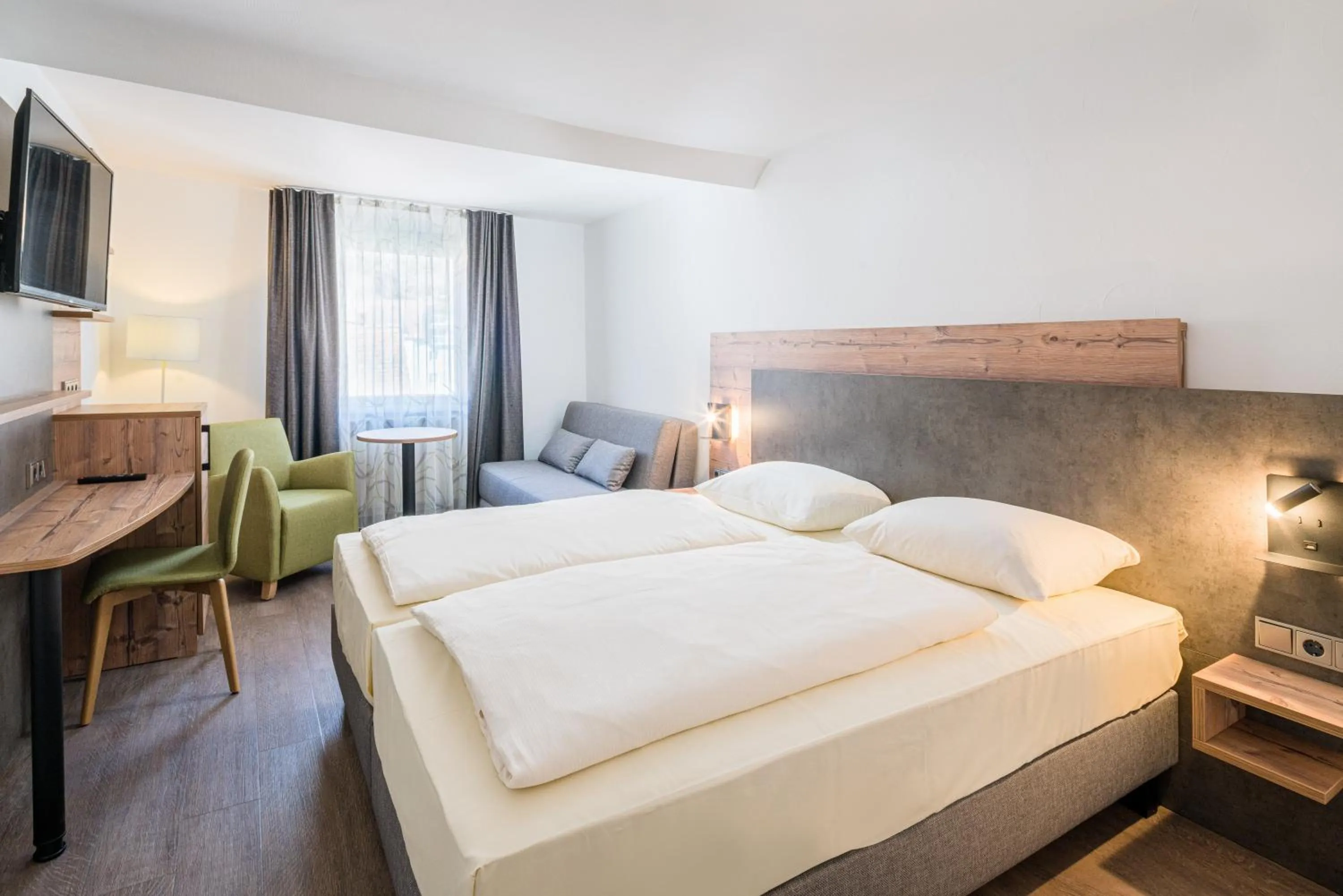 Photo of the whole room, Bed in Hotel Café Adler 24h self check in