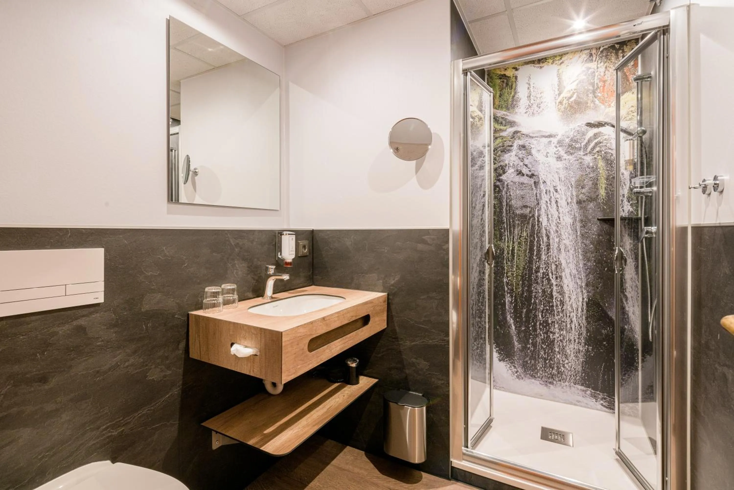 Bathroom in Hotel Café Adler 24h self check in