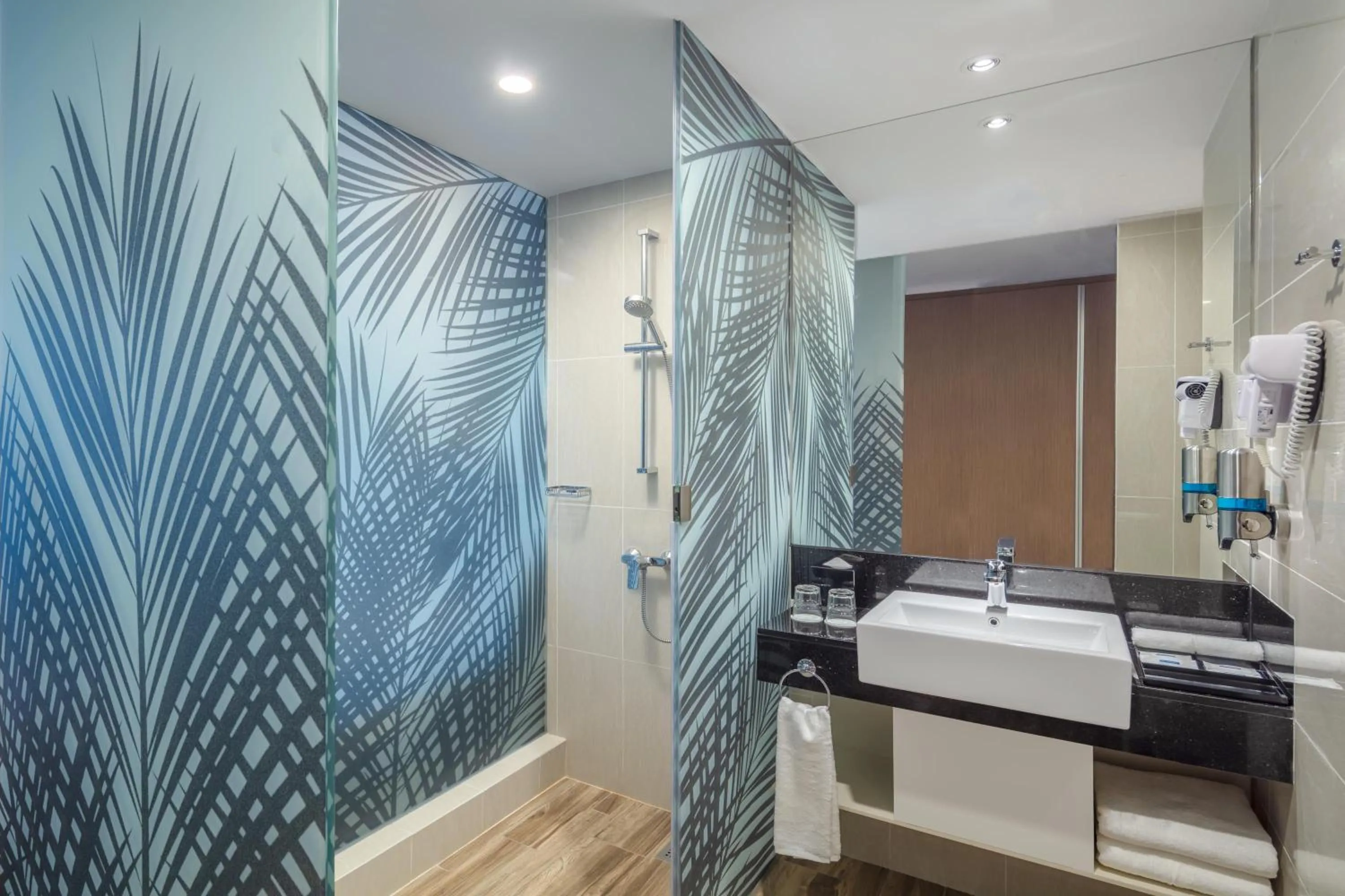 Toilet in Holiday Inn Express Kota Kinabalu City Centre by IHG