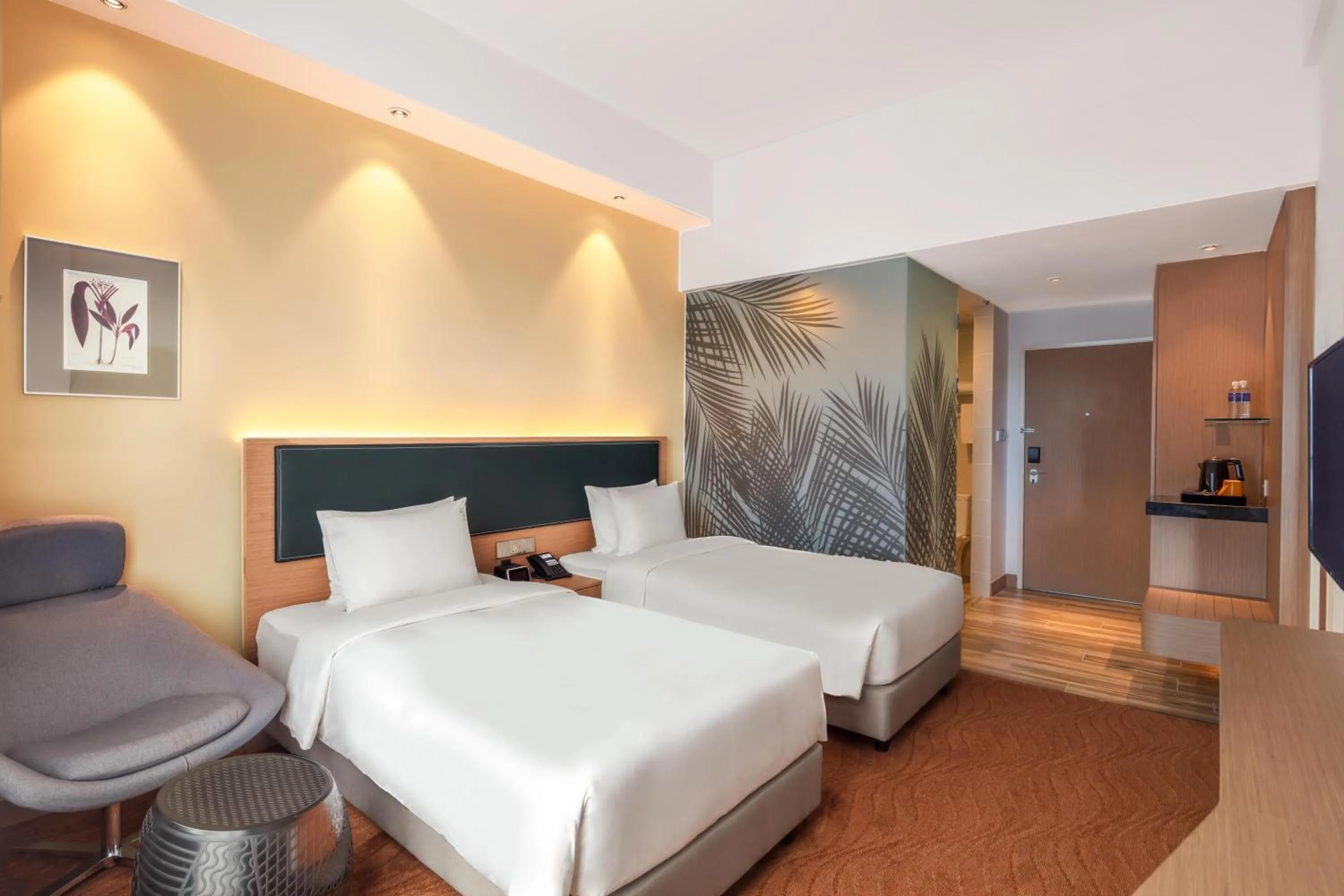 Bedroom, Bed in Holiday Inn Express Kota Kinabalu City Centre by IHG