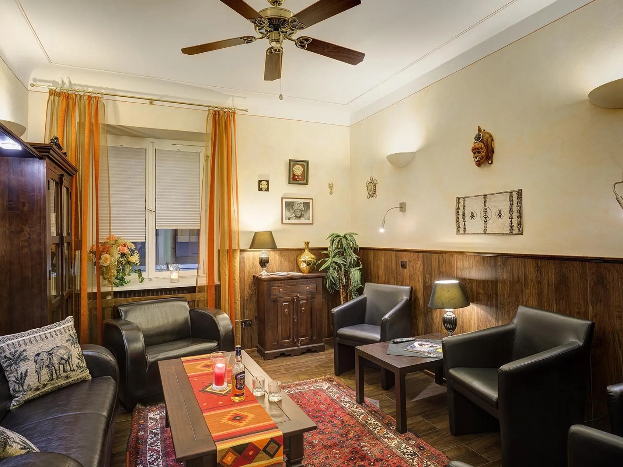 Library in Hotel Linde