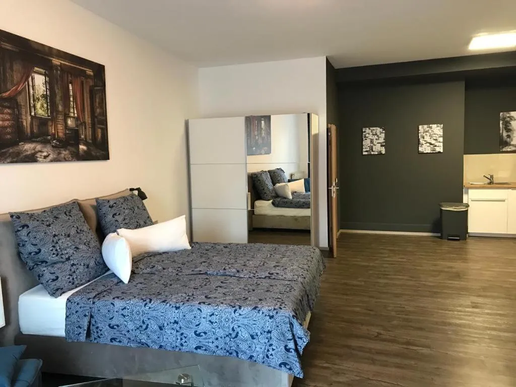 Bed in Maxim Apartments Mainz