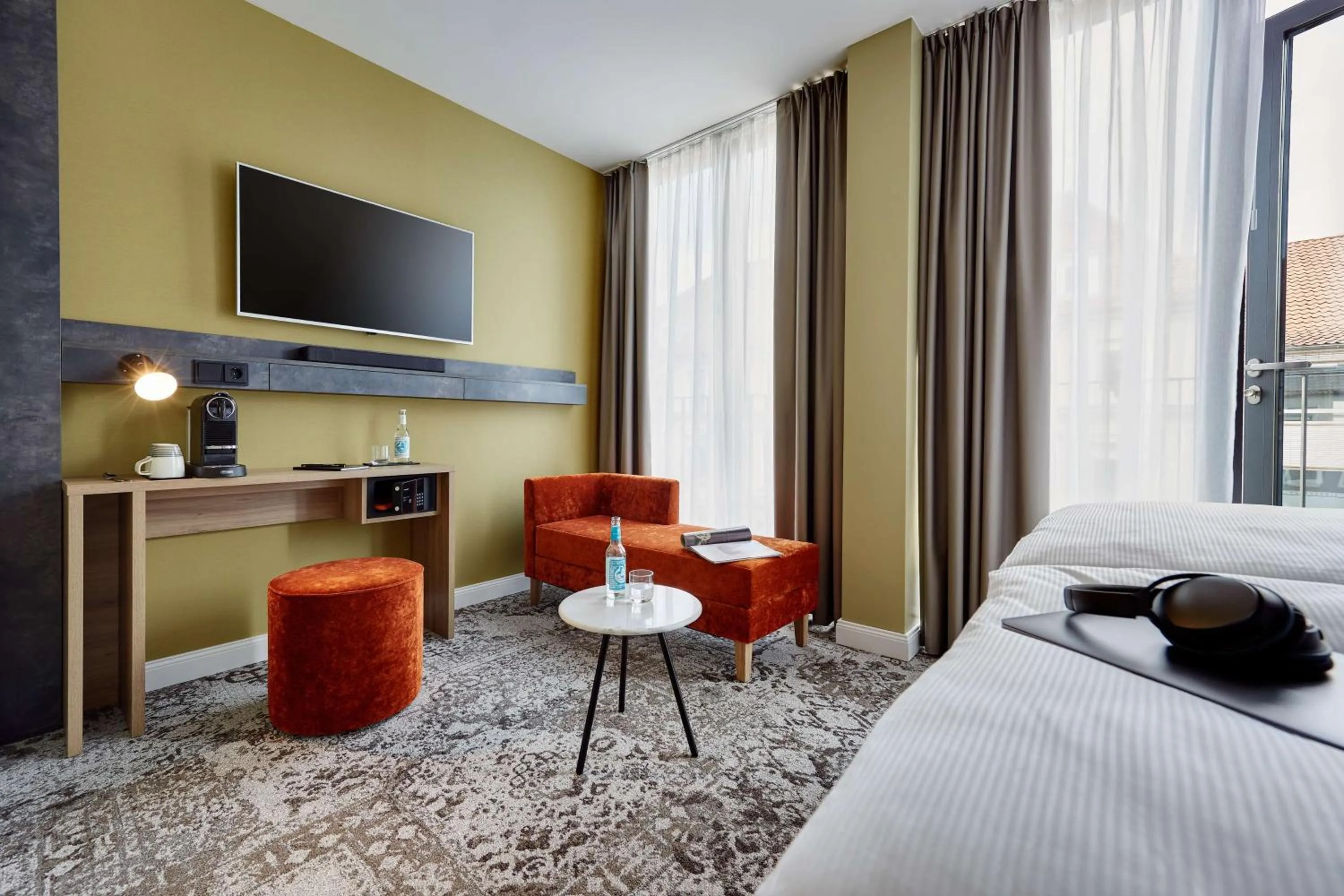 Bedroom, Bed in Me and All Hotel Hanover, by Hyatt