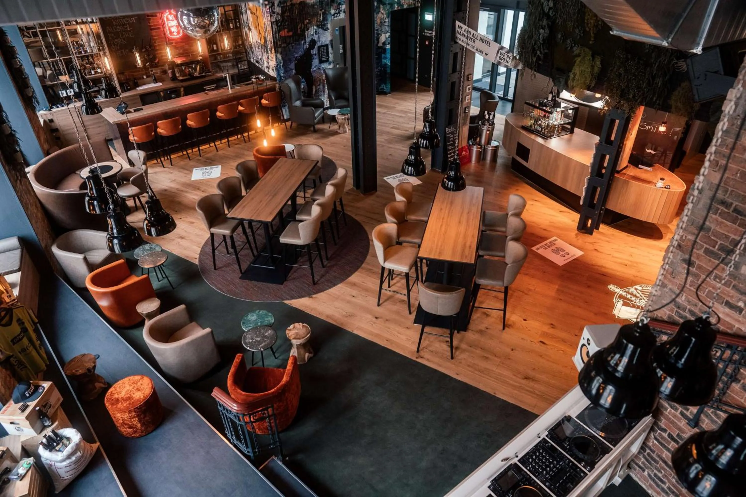 Lounge or bar in Me and All Hotel Hanover, by Hyatt