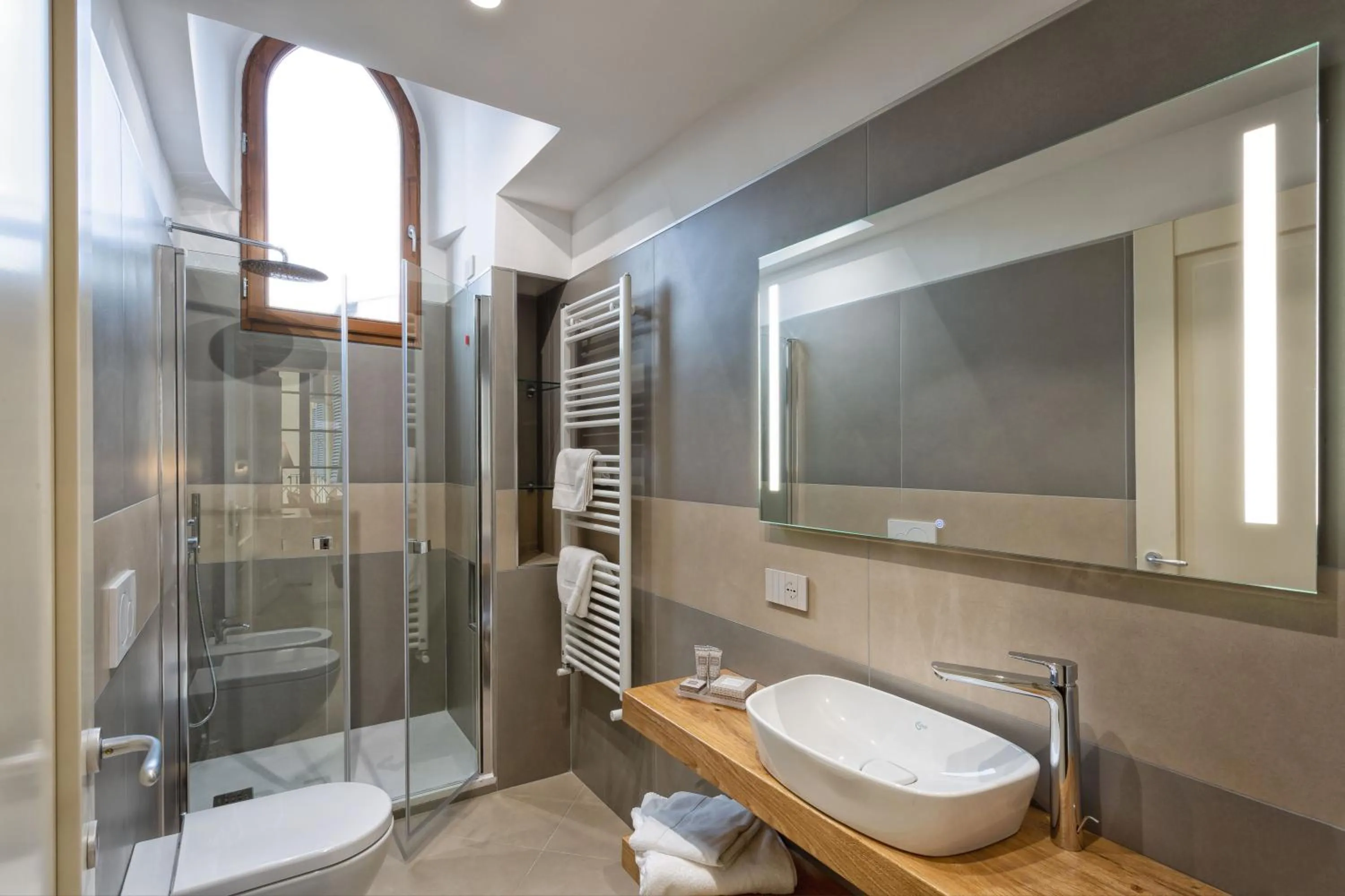 Shower in Casa del Sarto