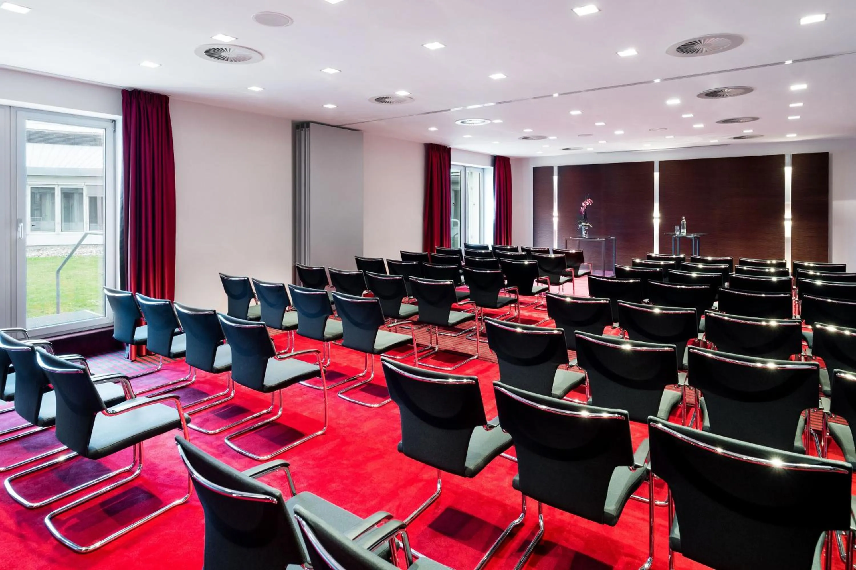 Meeting/conference room in Sheraton Duesseldorf Airport Hotel