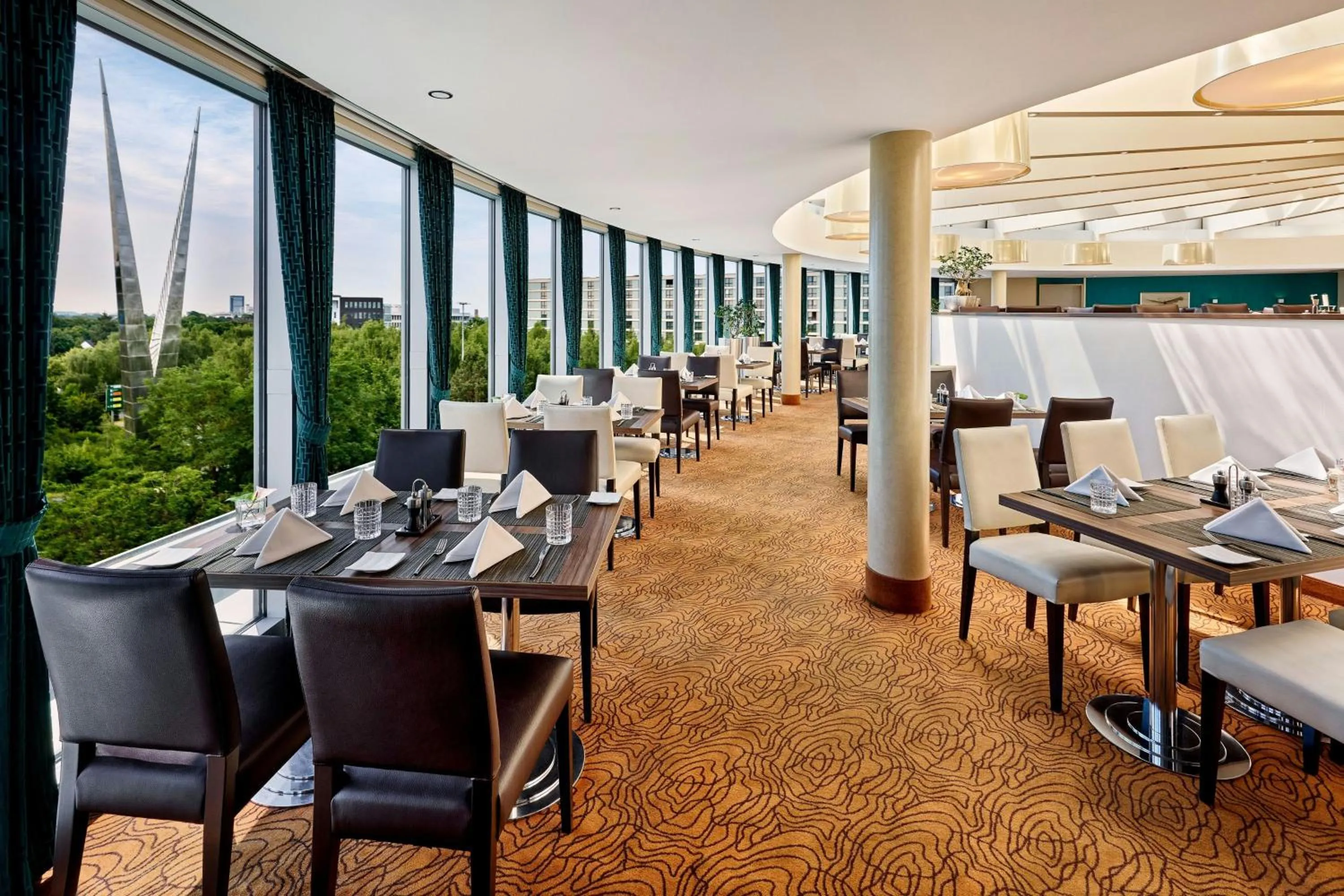 Restaurant/places to eat in Sheraton Duesseldorf Airport Hotel