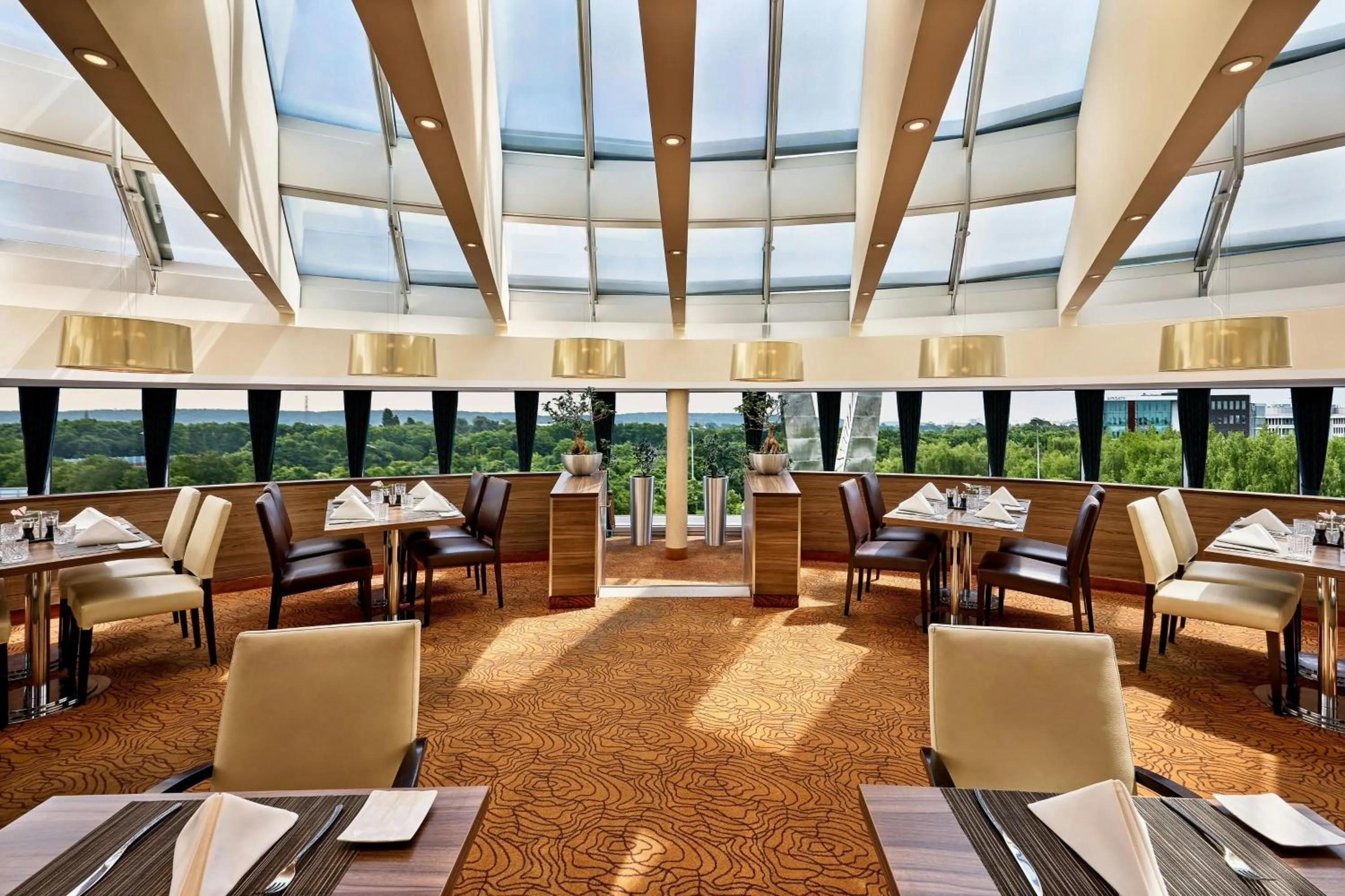 Restaurant/places to eat in Sheraton Duesseldorf Airport Hotel