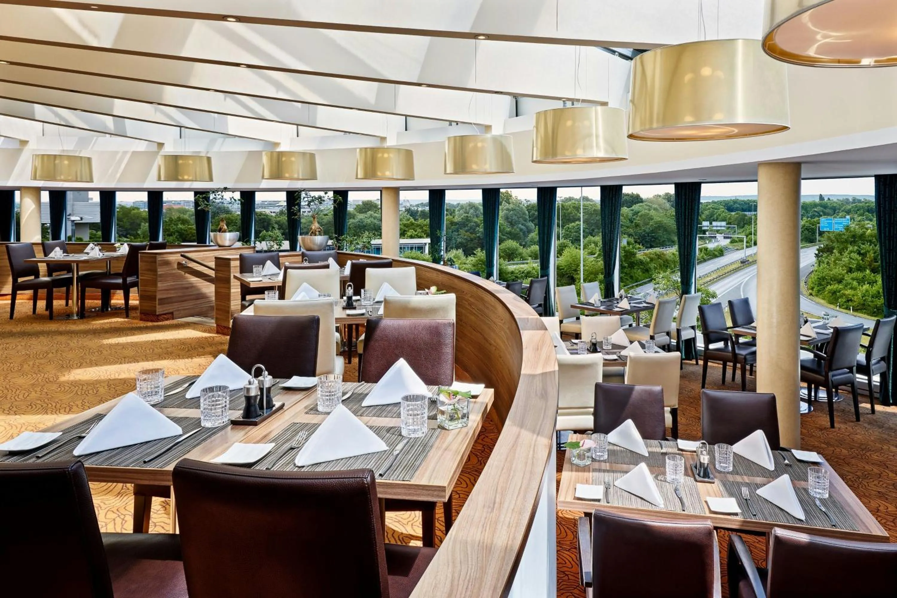 Restaurant/places to eat in Sheraton Duesseldorf Airport Hotel