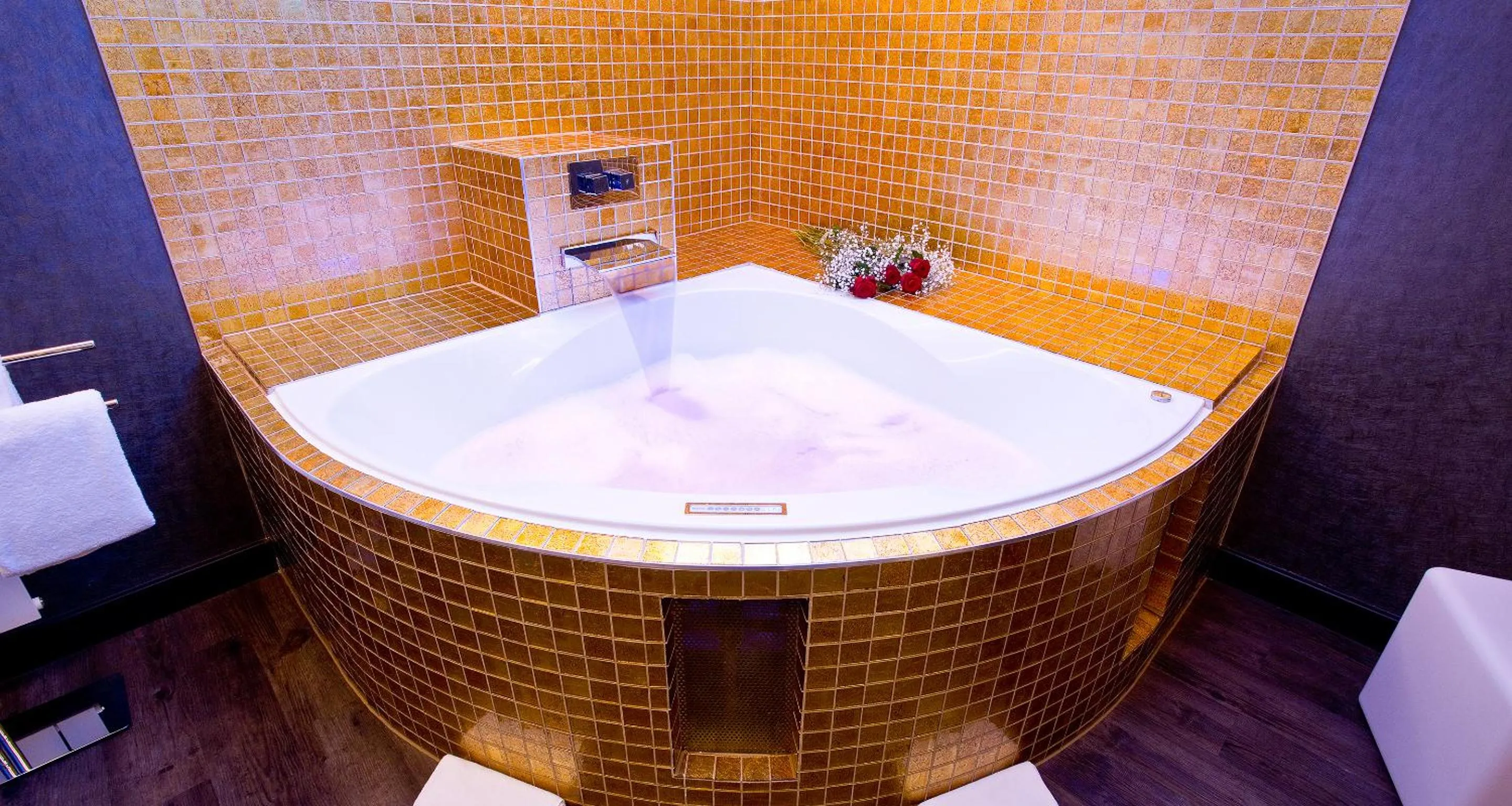 Bath in PLAZA INN stays design Dortmund