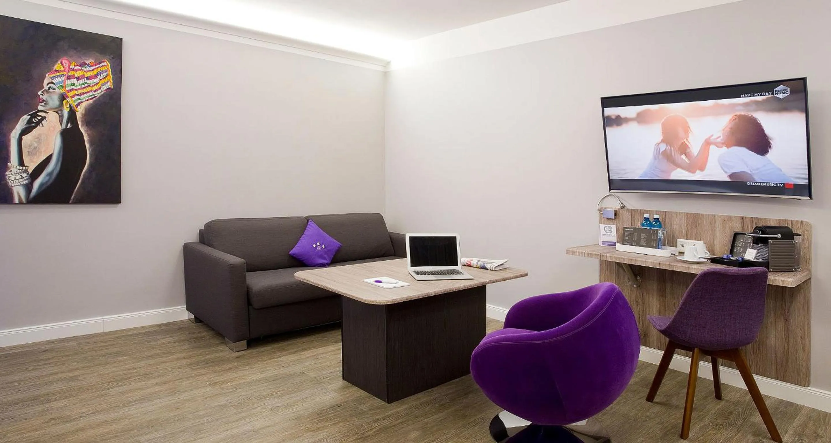 Photo of the whole room in PLAZA INN stays design Dortmund