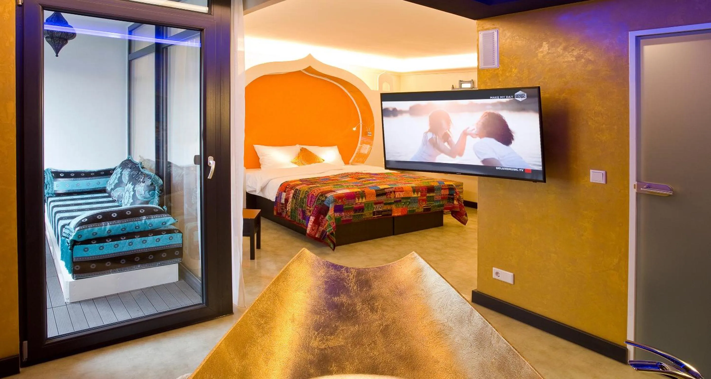 Photo of the whole room, Bed in PLAZA INN stays design Dortmund