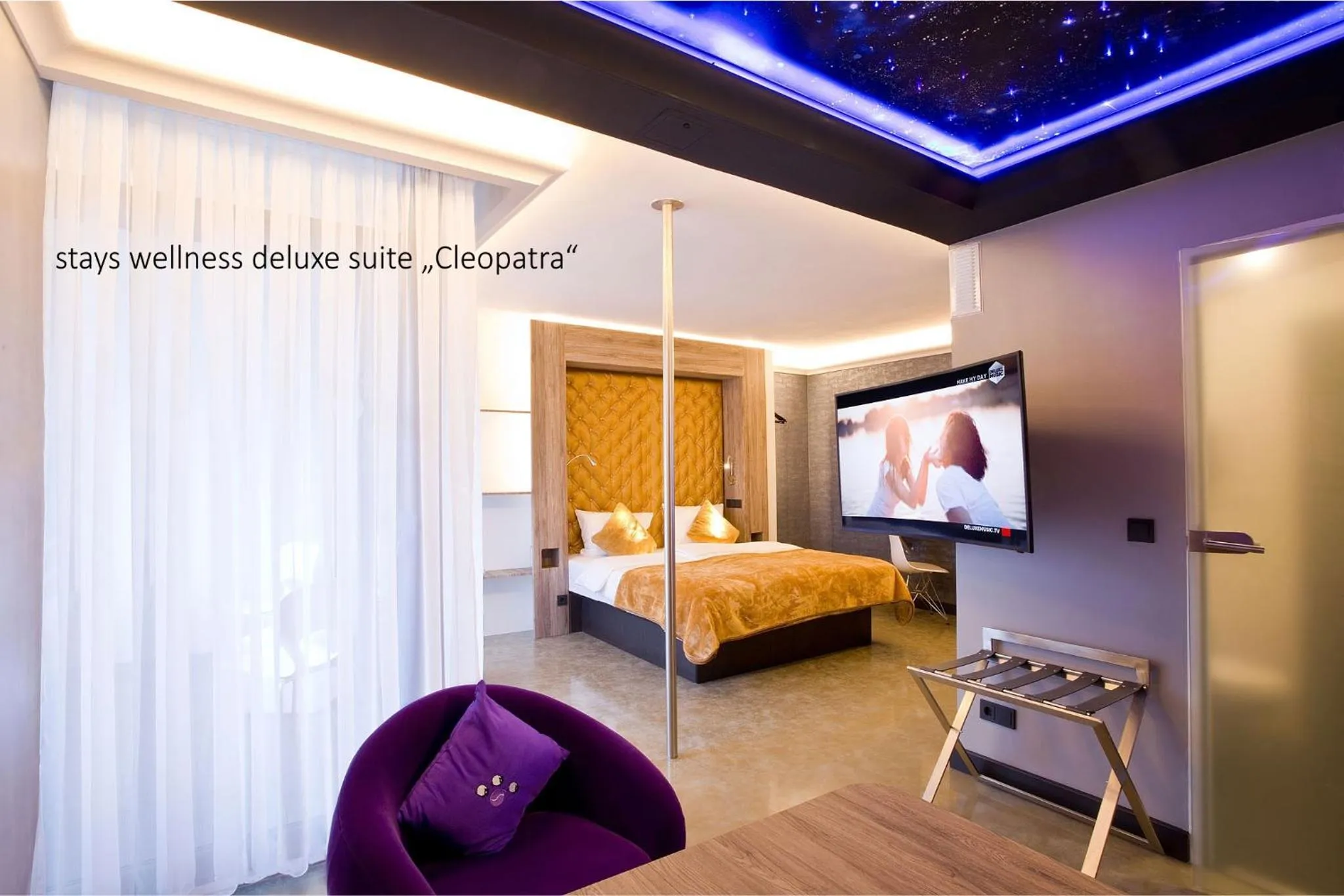 Bed in PLAZA INN stays design Dortmund