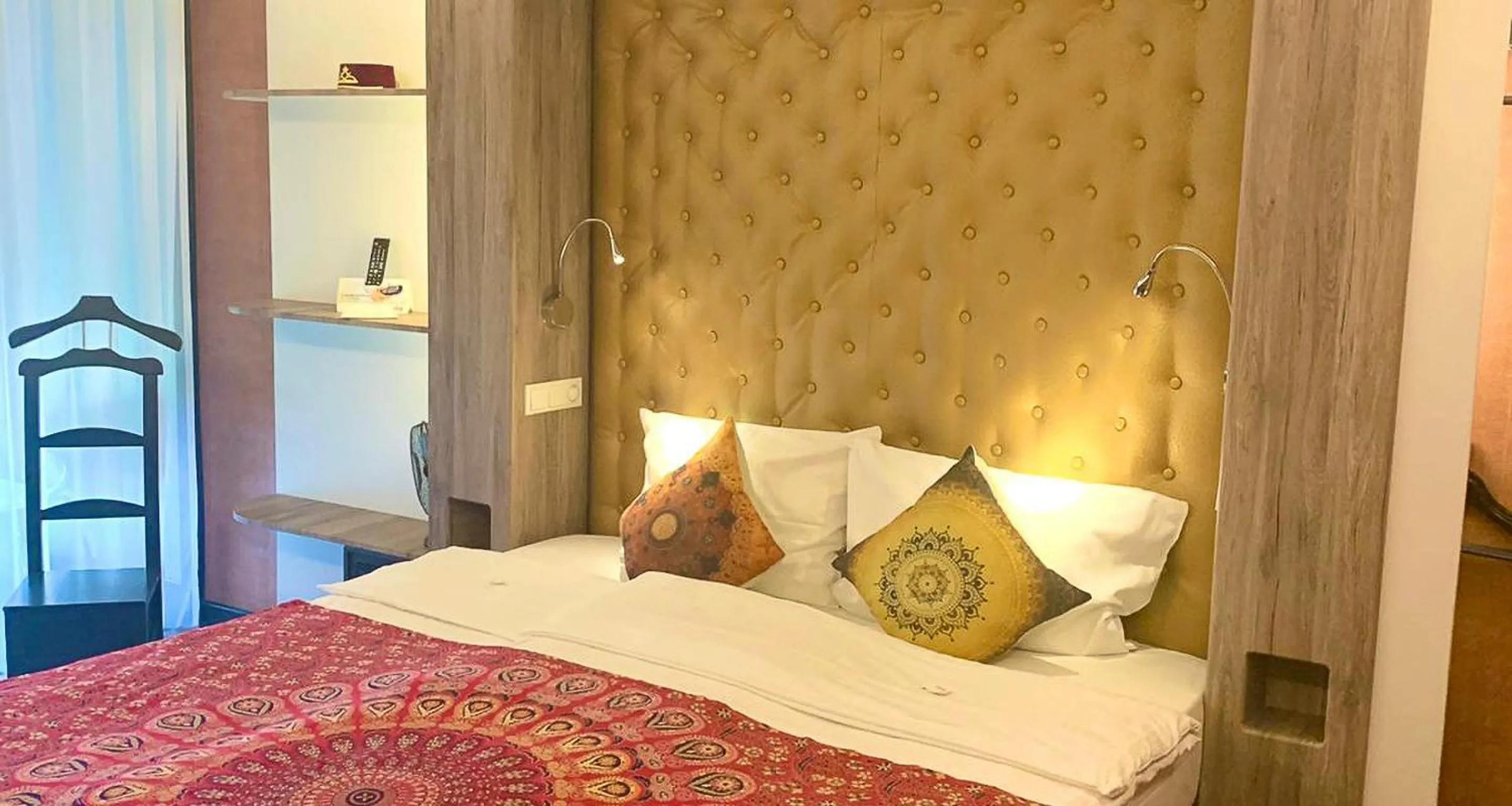 Photo of the whole room, Bed in PLAZA INN stays design Dortmund