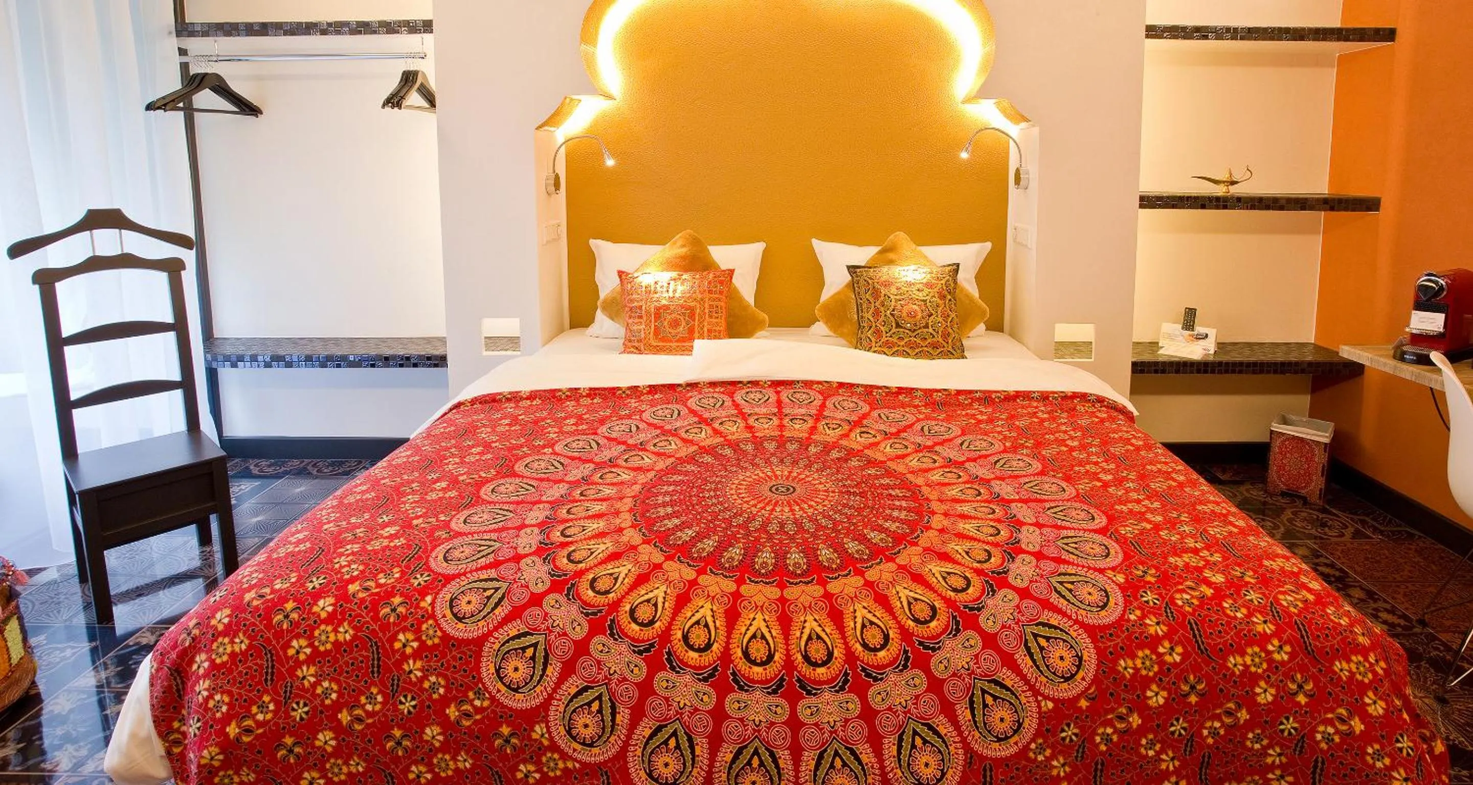 Bed in PLAZA INN stays design Dortmund