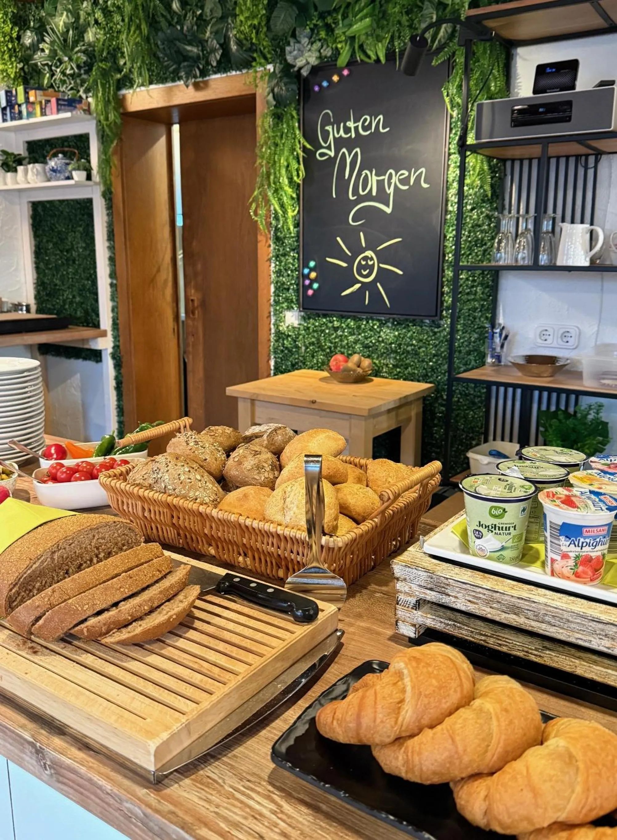 Restaurant/places to eat in Haus Rose