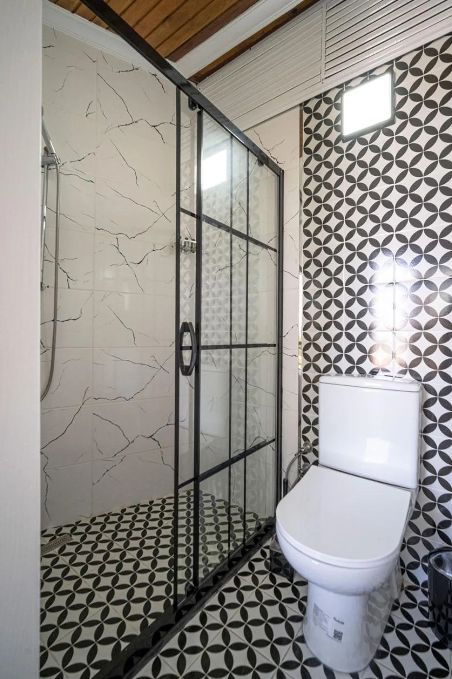 Shower in Lunas Alaçatı