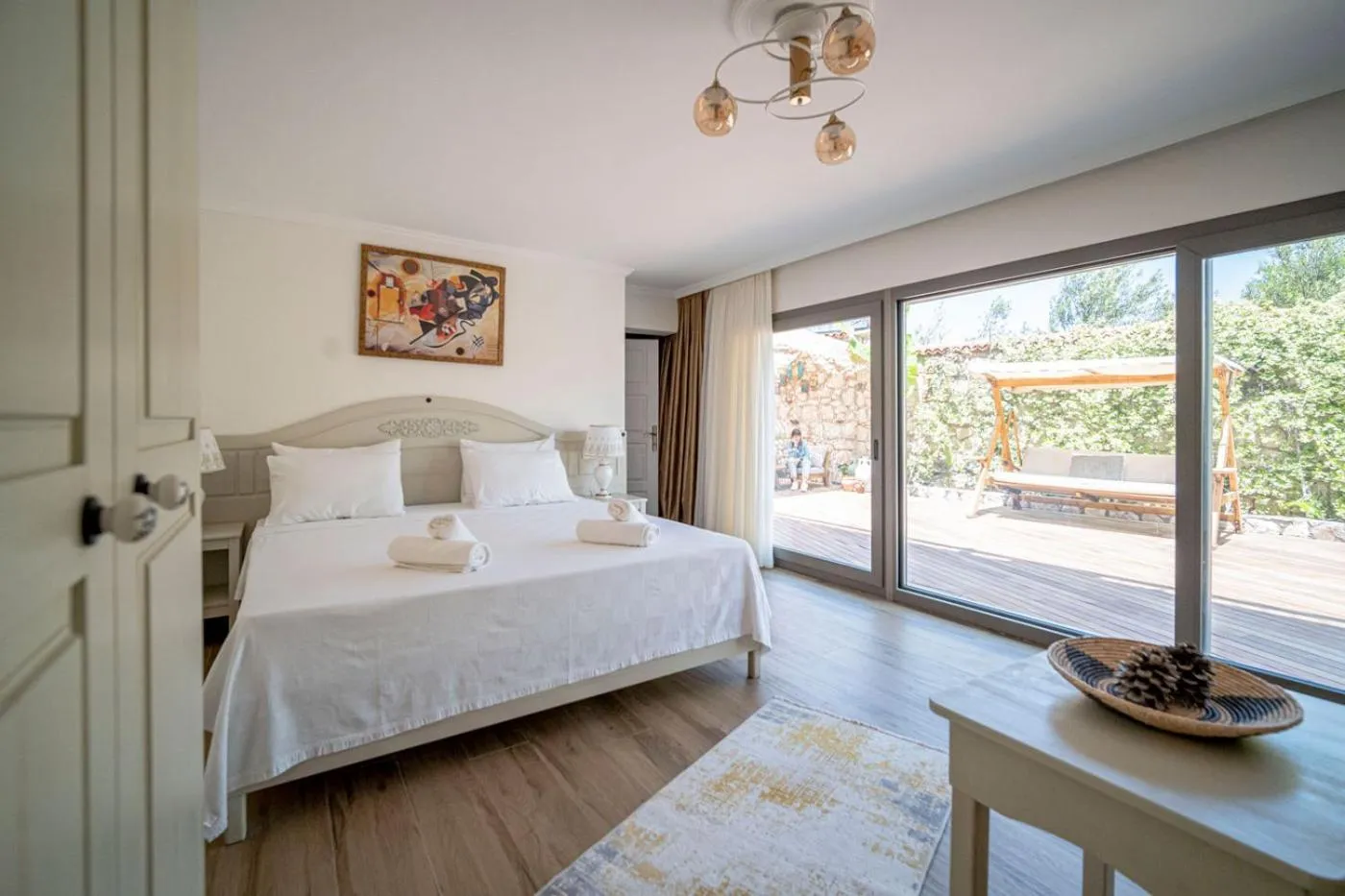 Photo of the whole room in Lunas Alaçatı