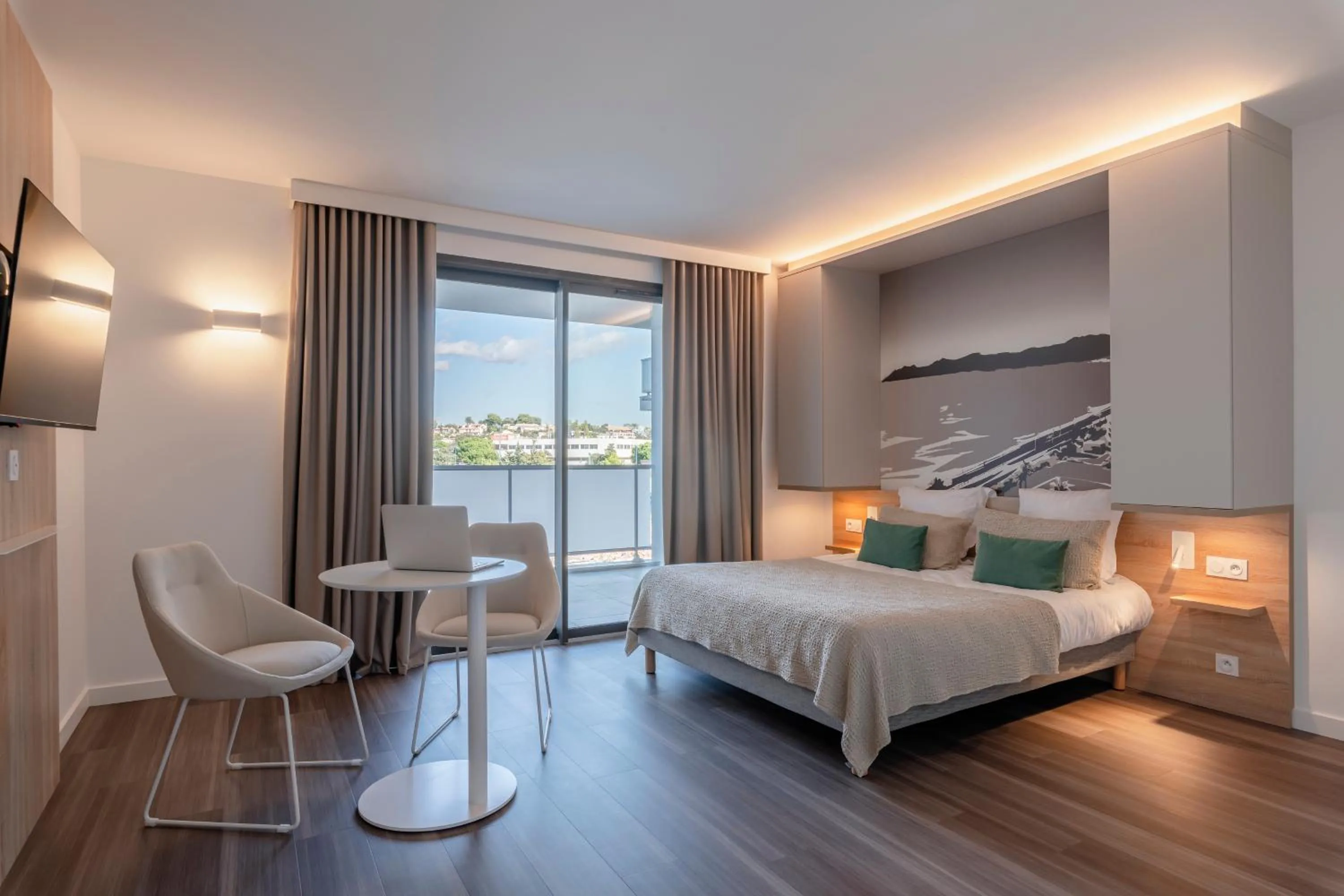 Photo of the whole room, Bed in Lagrange Apart'Hôtel Antibes Olympie