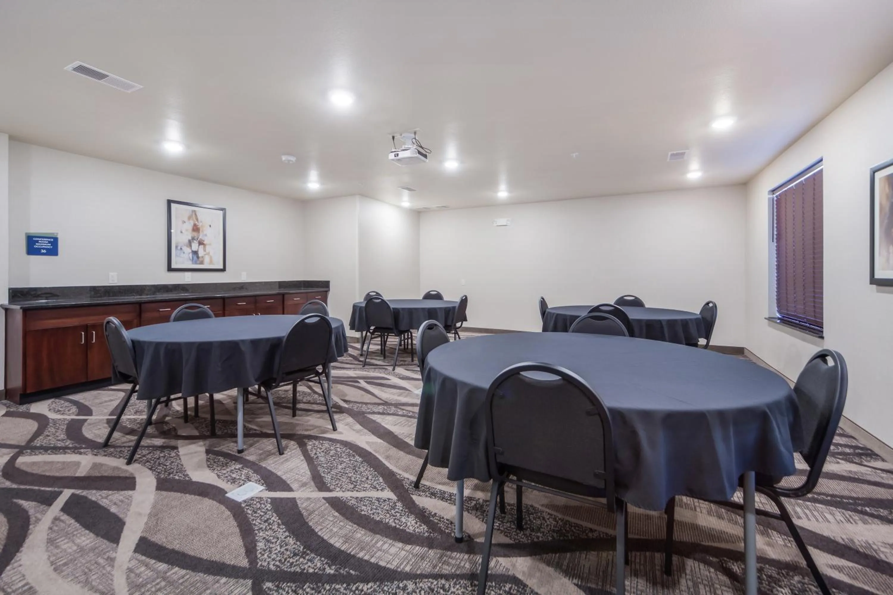 Meeting/conference room in Cobblestone Inn & Suites - Holdrege