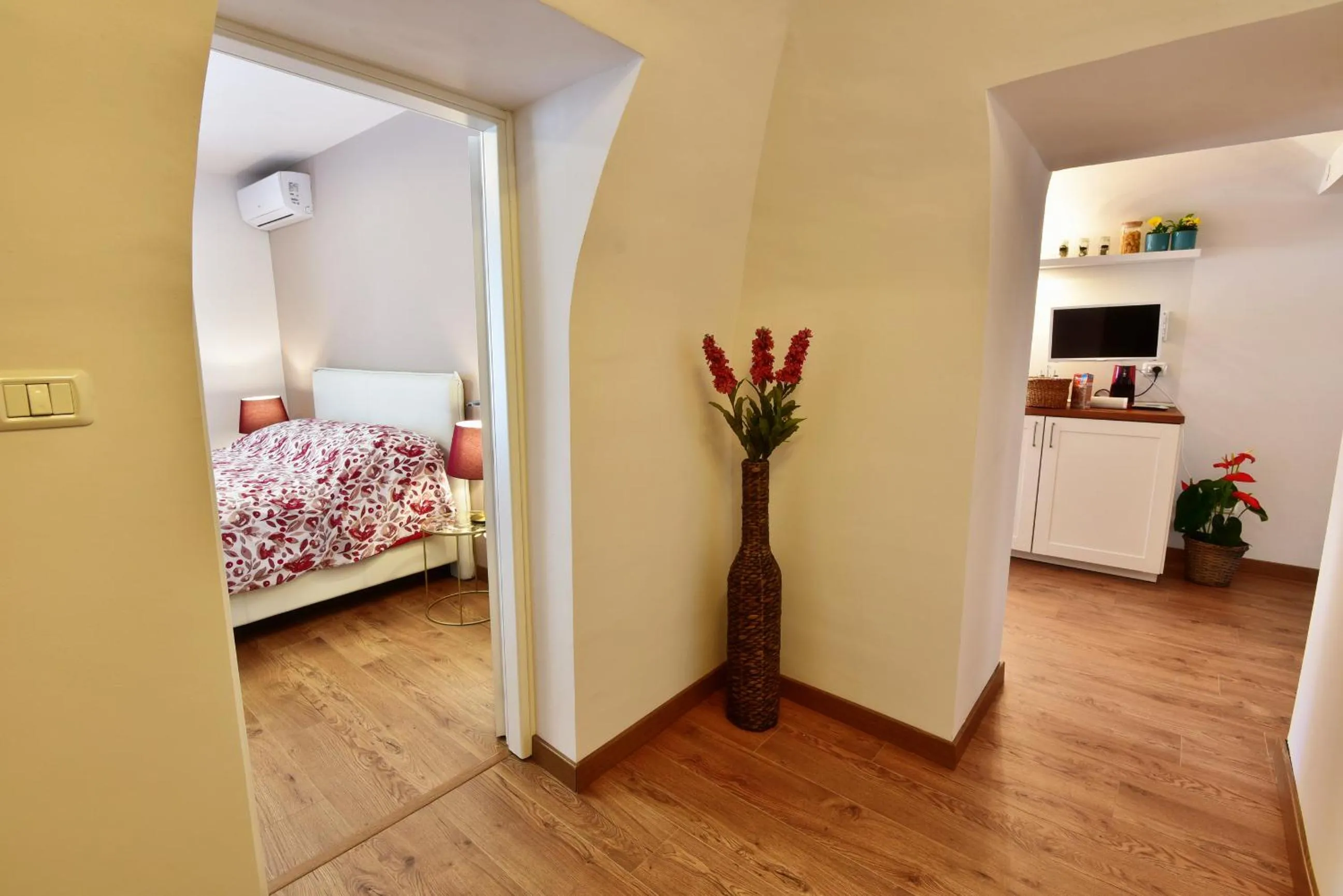 Photo of the whole room, Bed in Badia Apartment